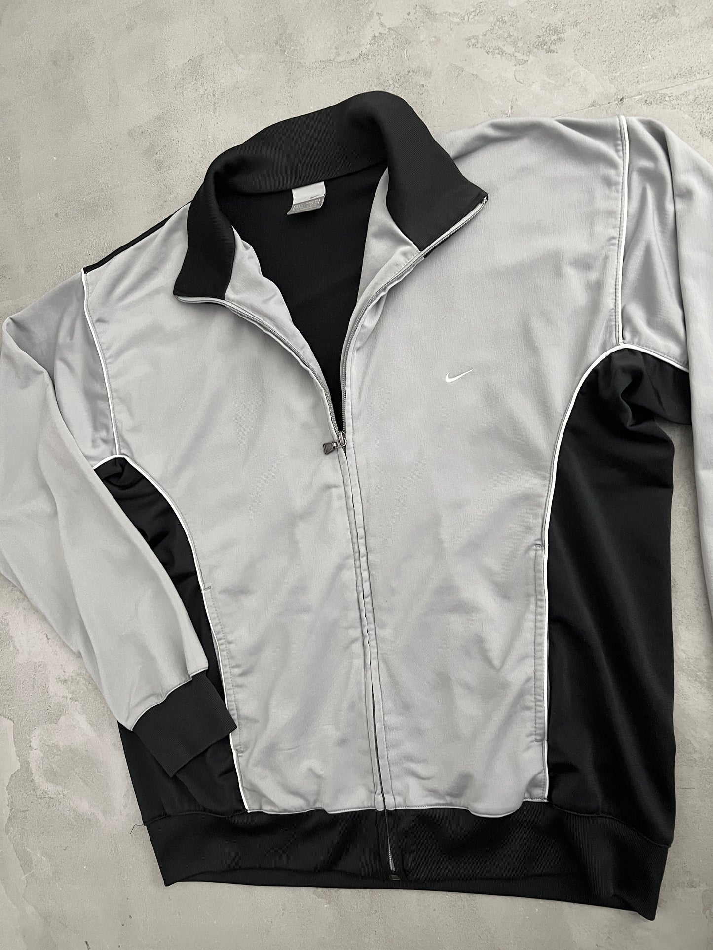 GREY NIKE TRACK JACKET - 2000S - L