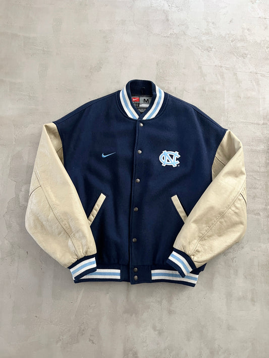 NAVY/CREME NIKE UNC JACKET - 1990S - M