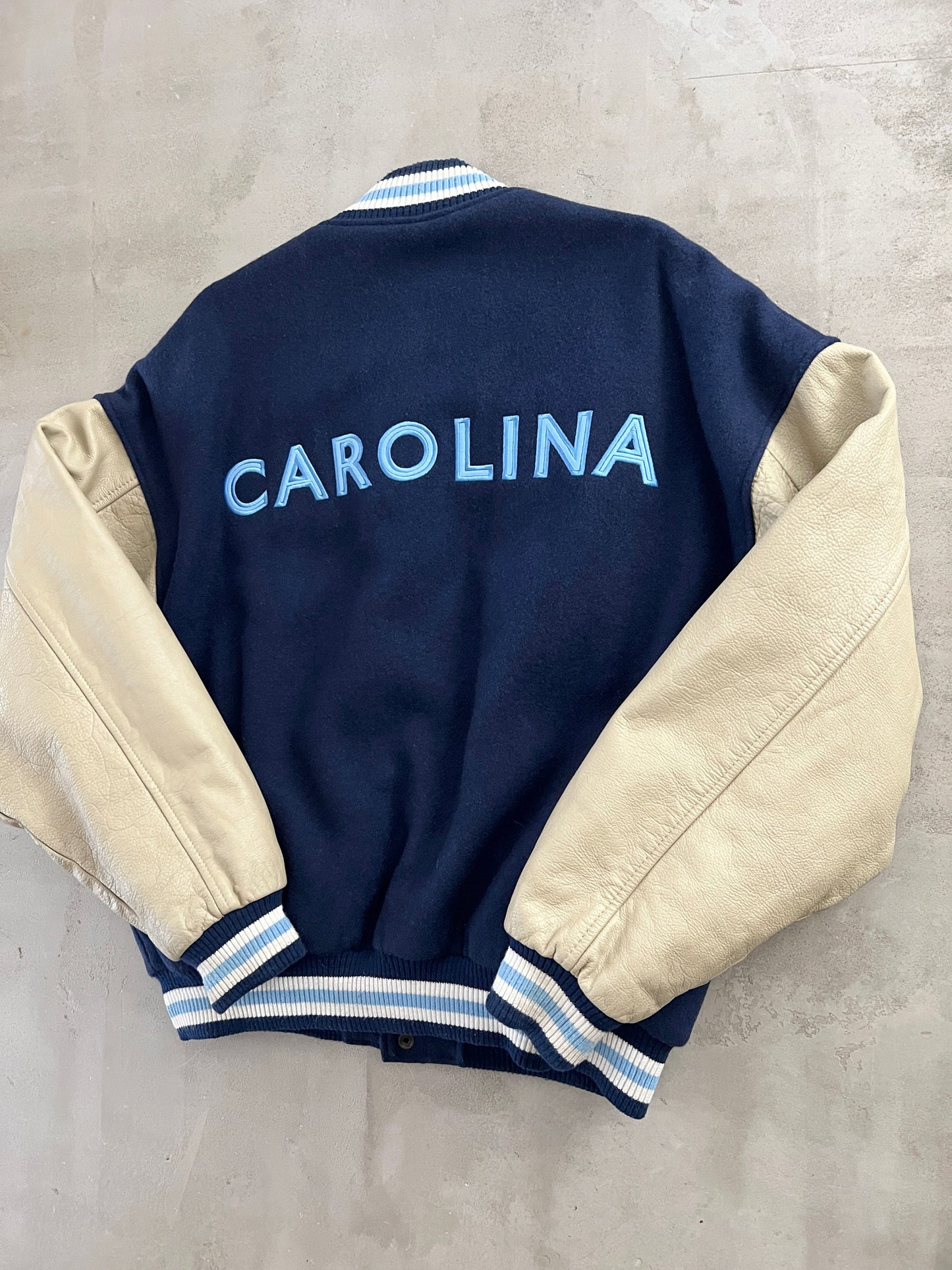 NAVY/CREME NIKE UNC JACKET - 1990S - M