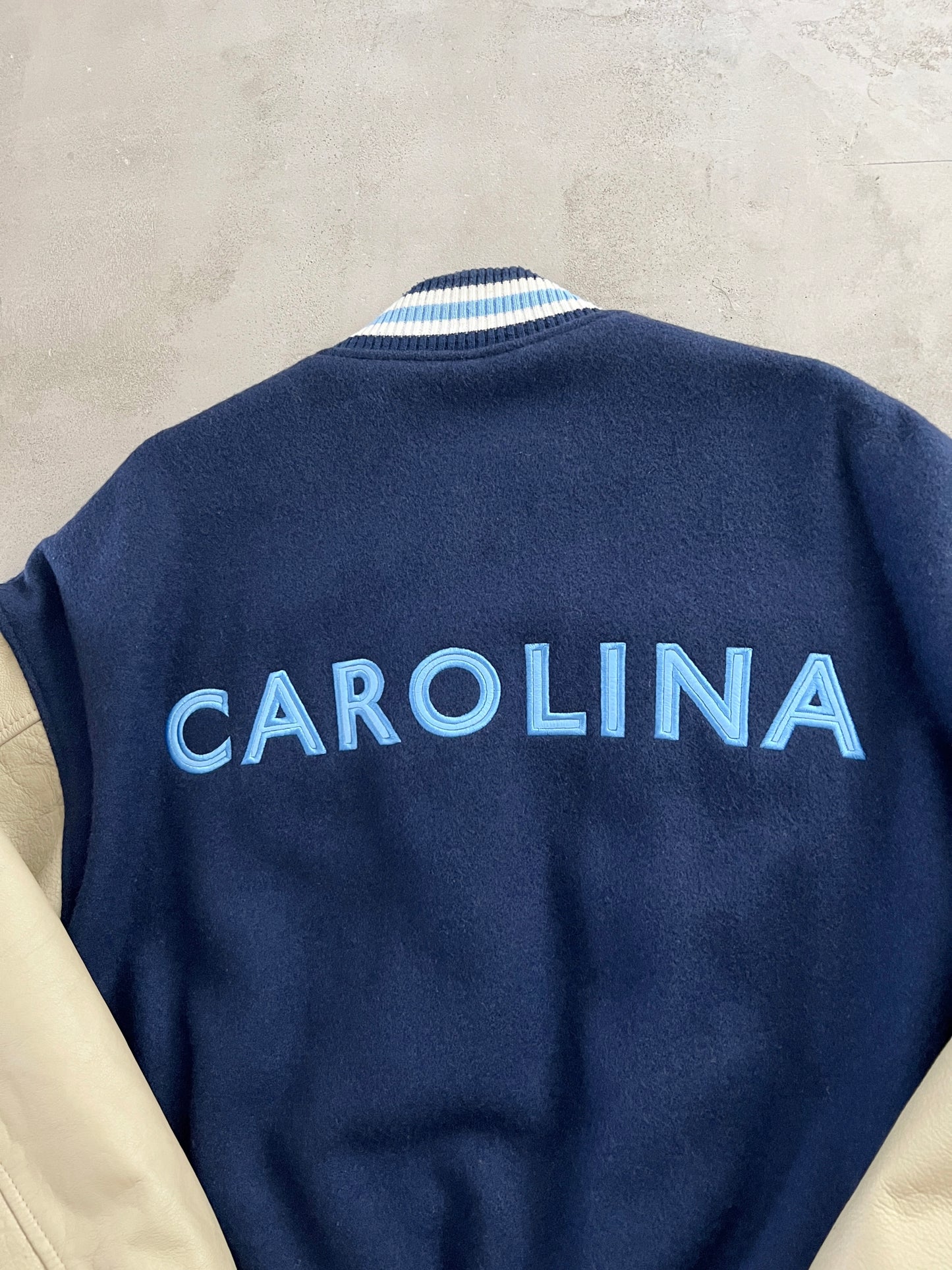 NAVY/CREME NIKE UNC JACKET - 1990S - M