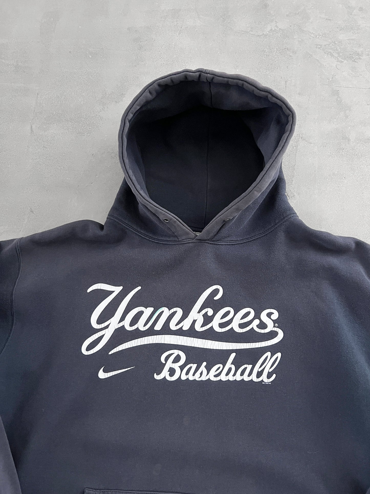 FADED NAVY YANKEES NIKE HOODIE - 2000S - L