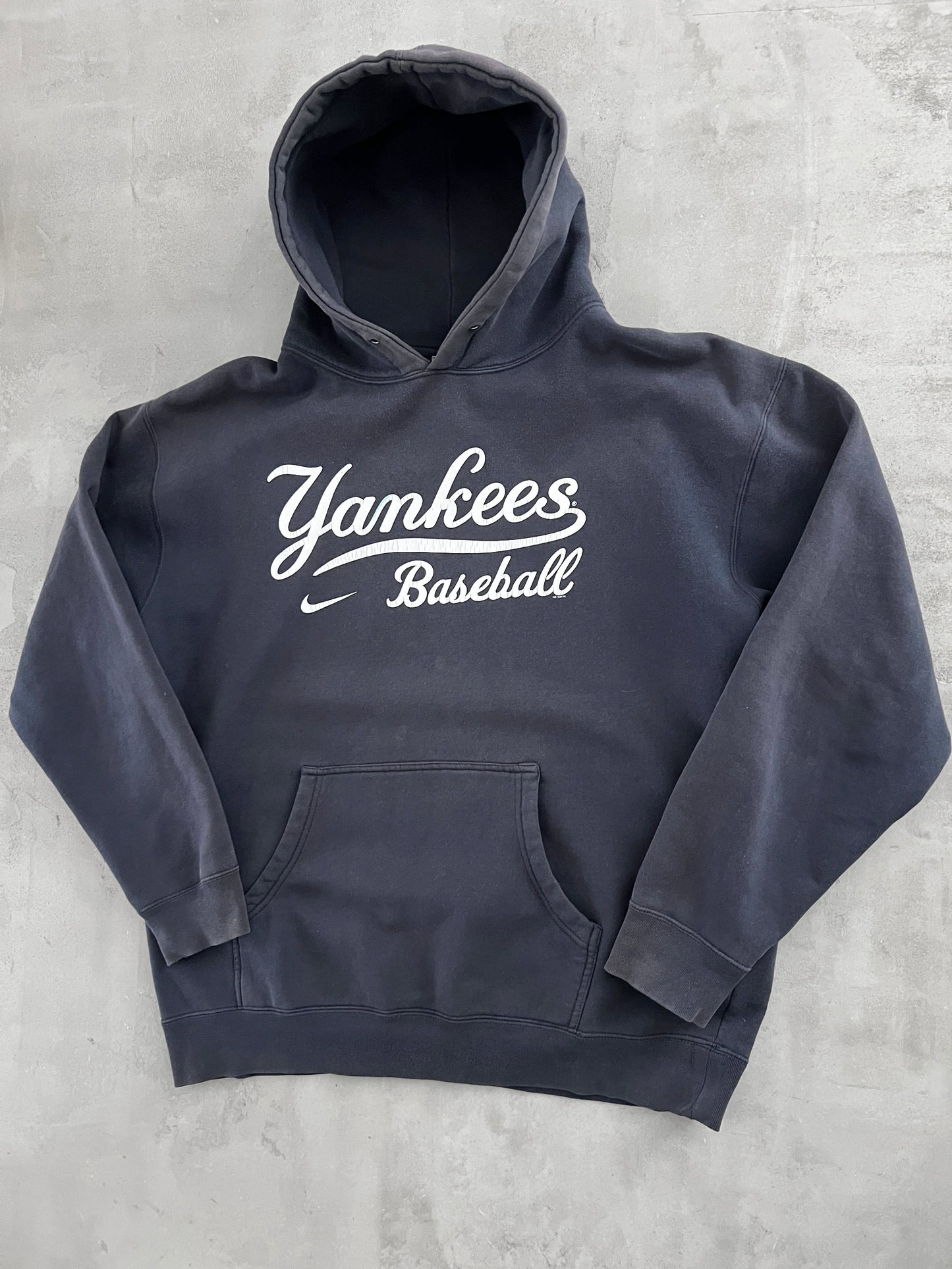 FADED NAVY YANKEES NIKE HOODIE - 2000S - L