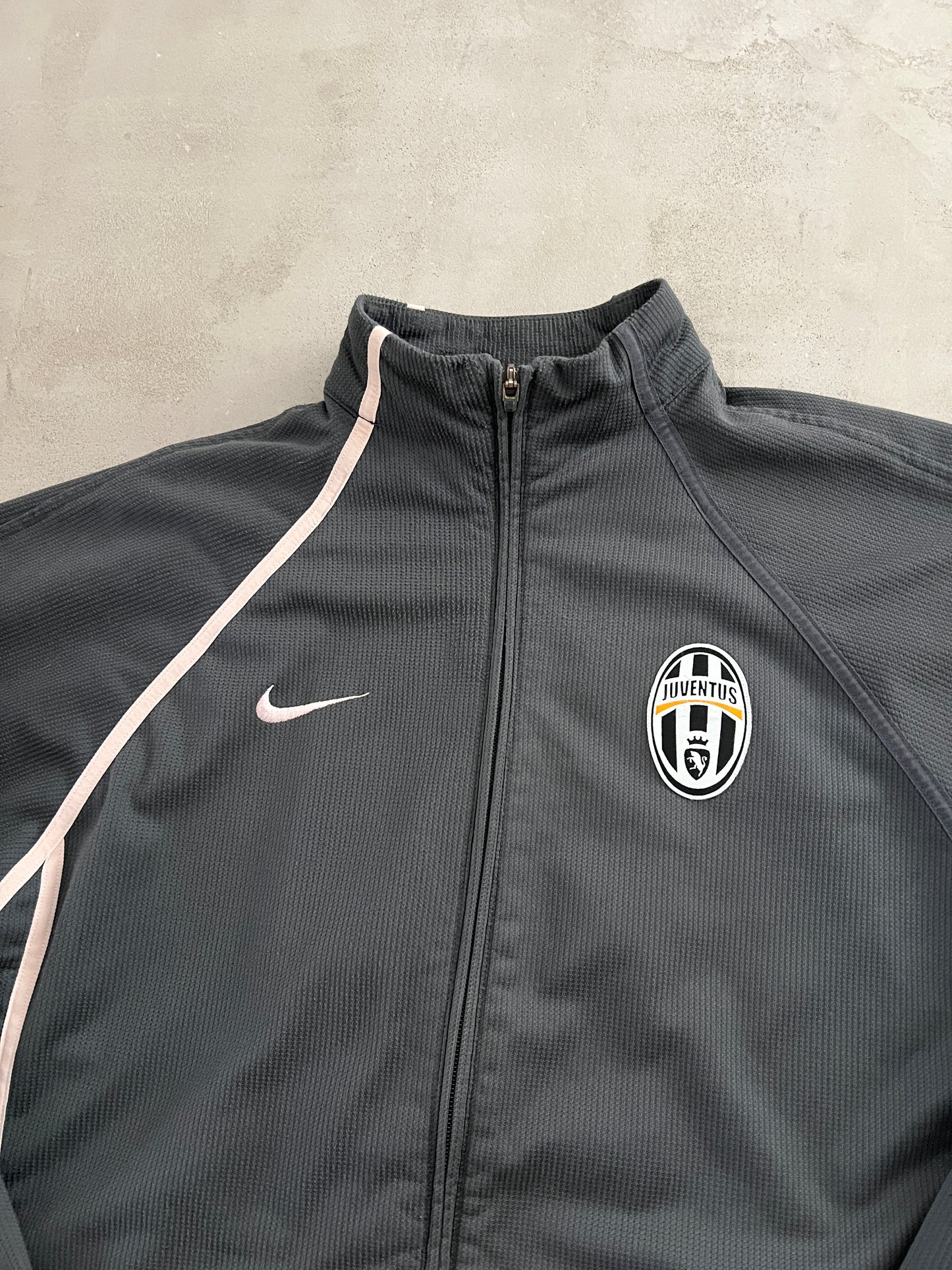 GREY/PINK JUVENTUS NIKE JACKET - 2000S - L