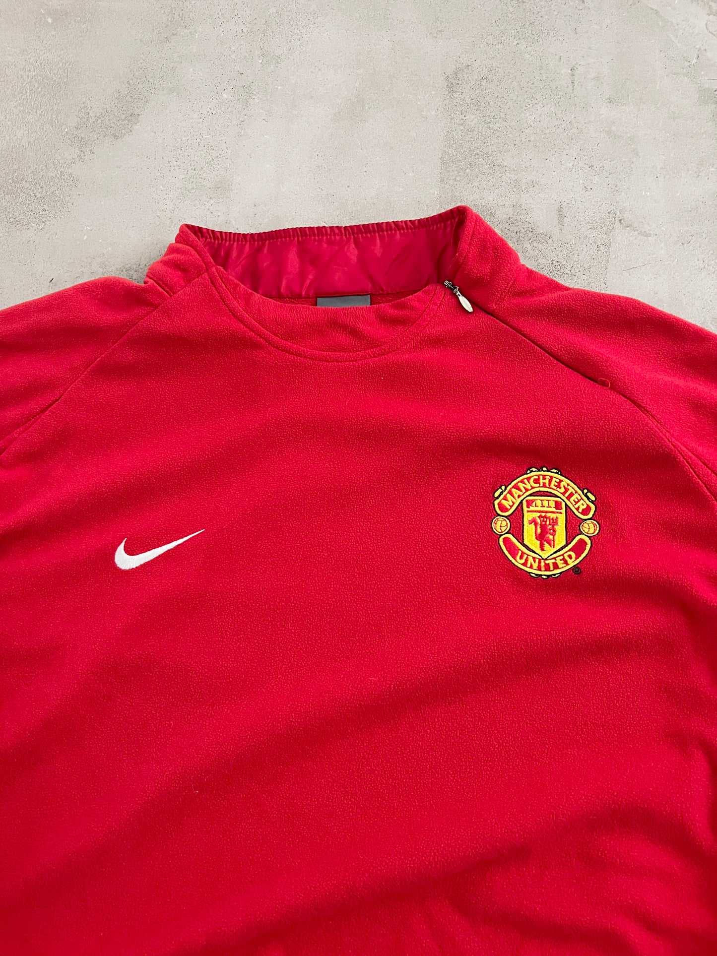 RED MANCHESTER UNITED NIKE FLEECE - 2000S - L