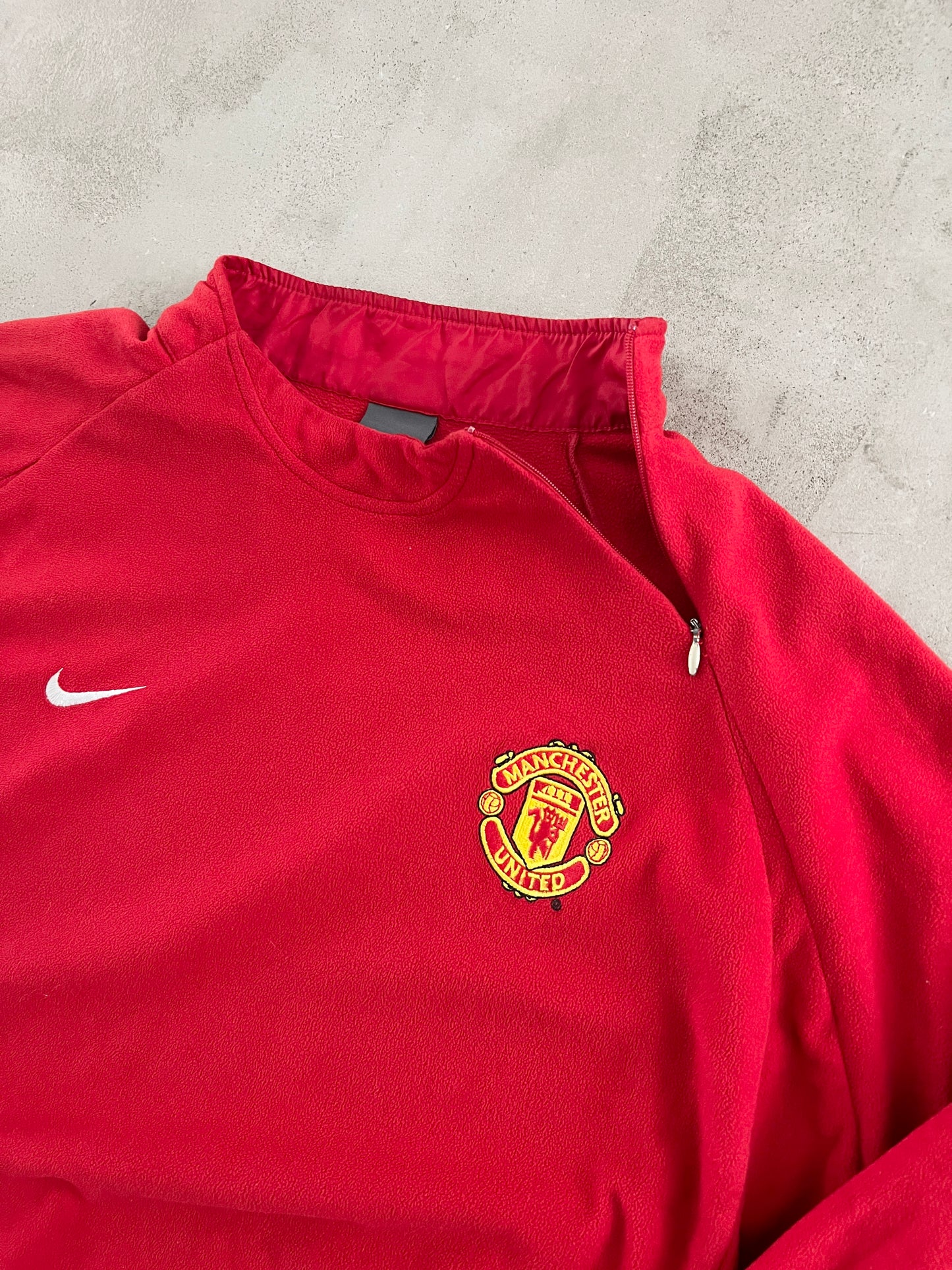 RED MANCHESTER UNITED NIKE FLEECE - 2000S - L