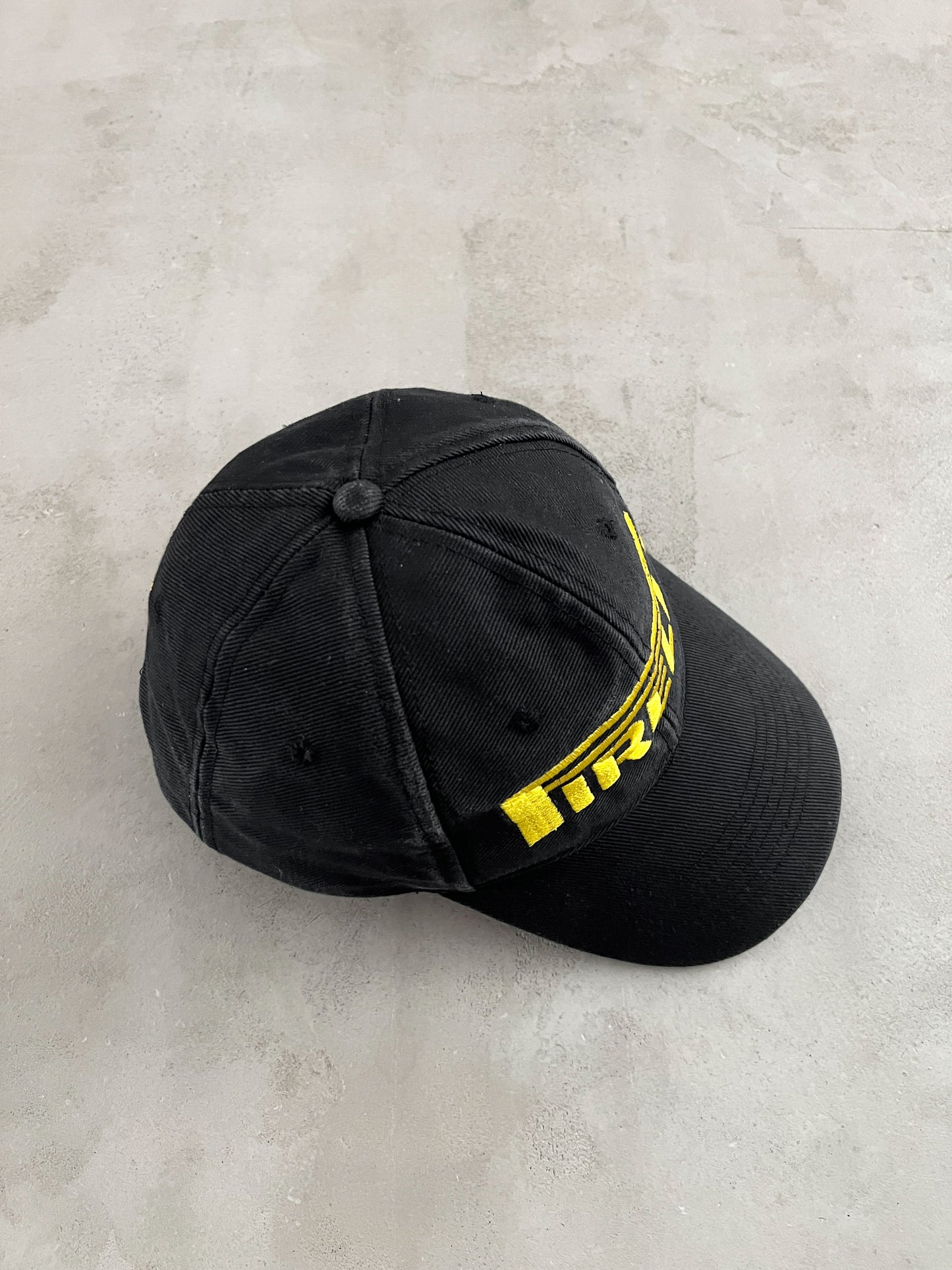 BLACK PIRELLI TIRES CAP - 2000S