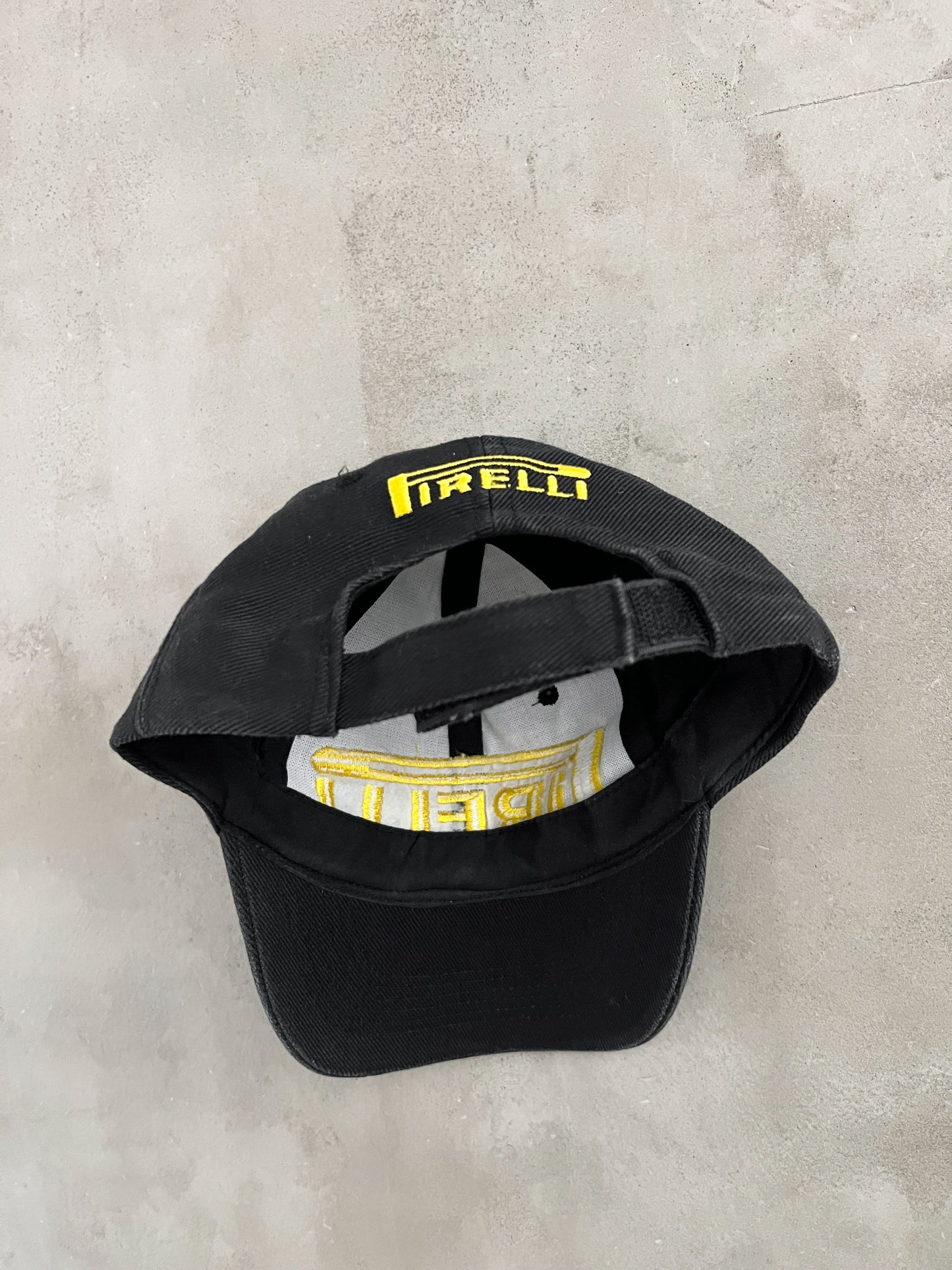 BLACK PIRELLI TIRES CAP - 2000S