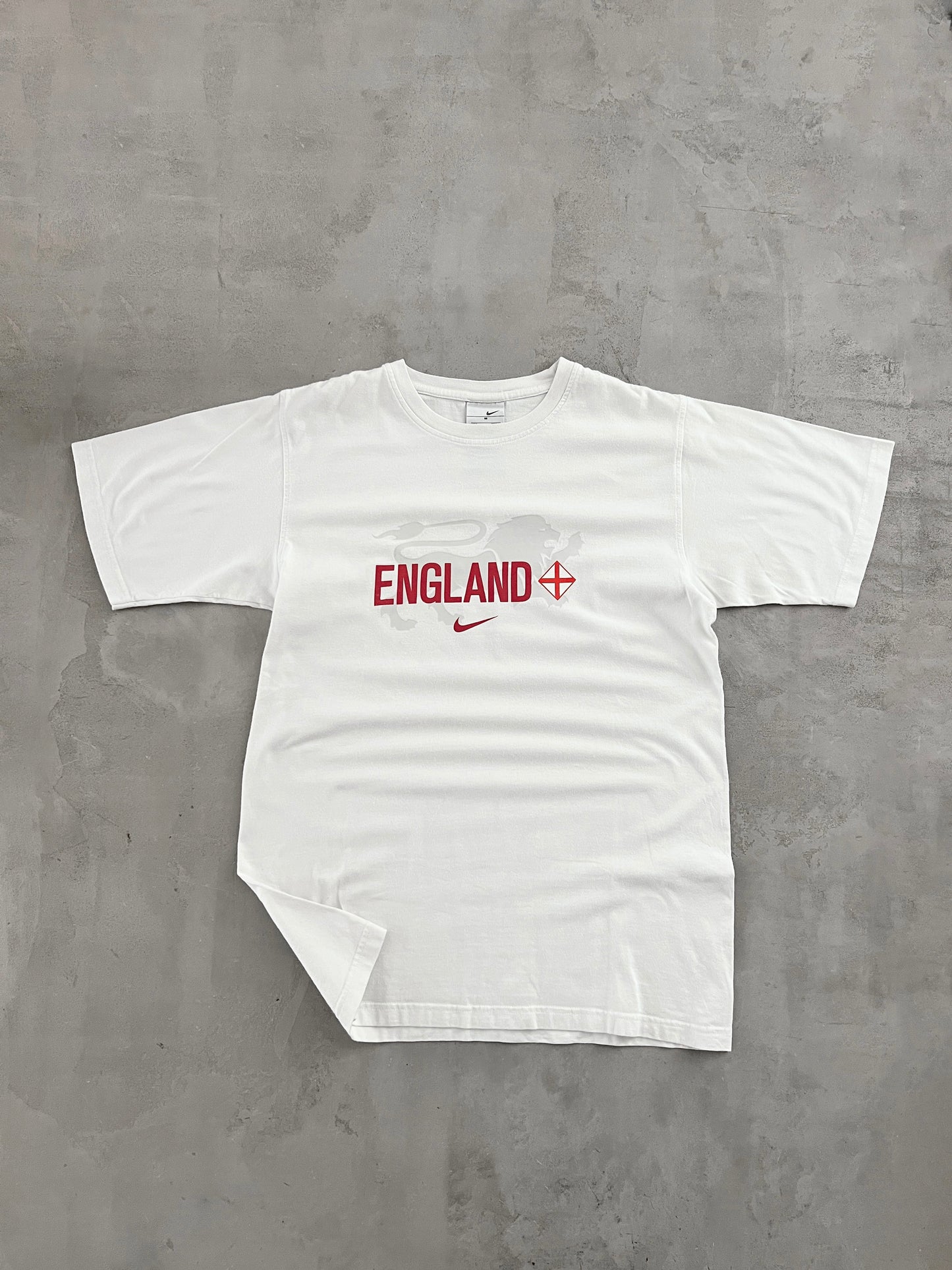 WHITE ENGLAND NIKE TEE - 1990S - L