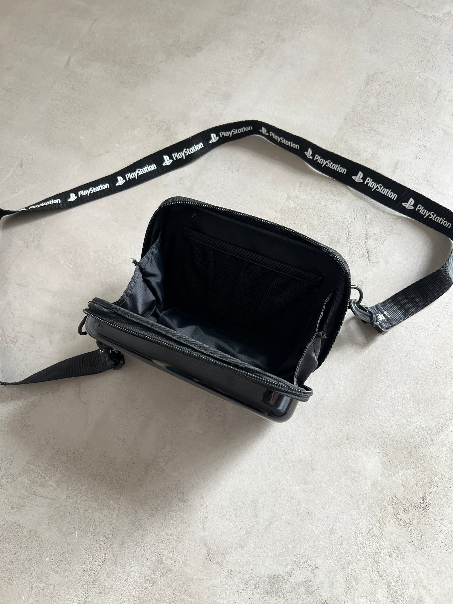 BLACK PLAYSTATION BAG - 1990S