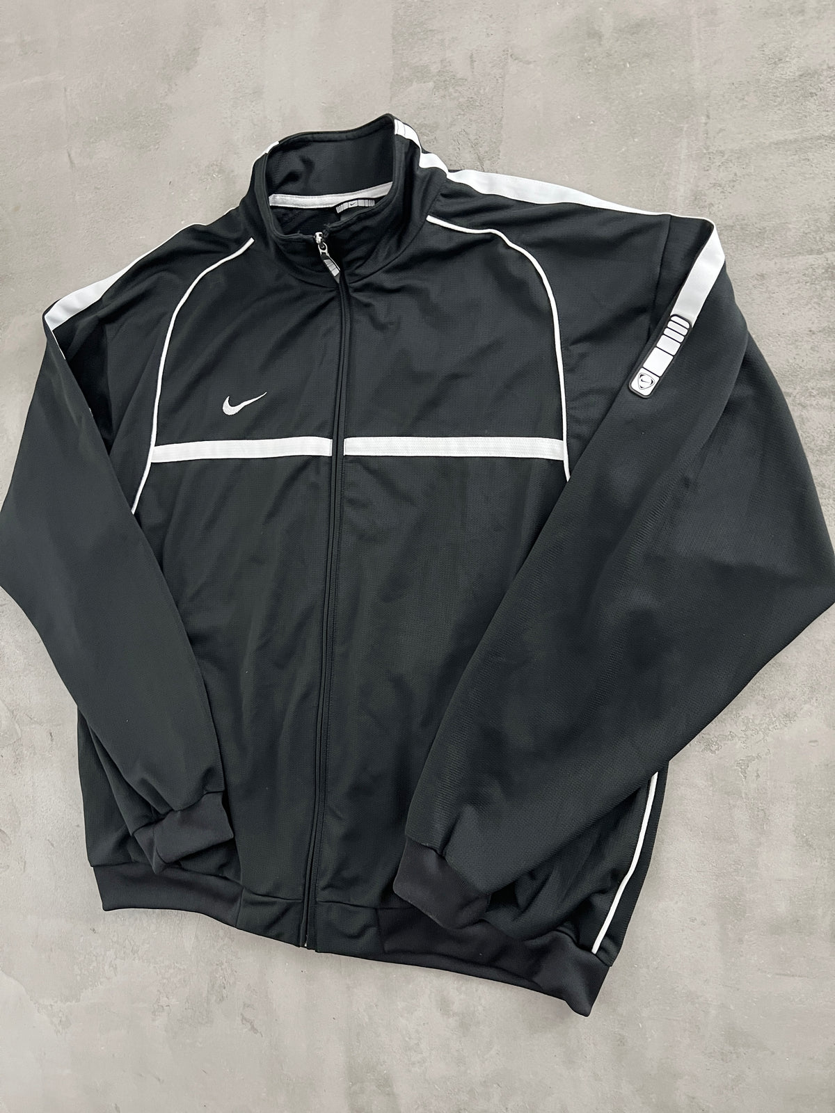 BLACK NIKE TRACK JACKET - 2000S - XL
