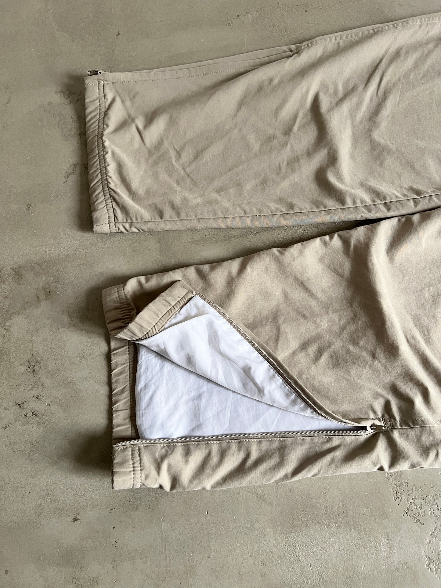 BEIGE NIKE TRACK PANTS - 2000S - XL/L