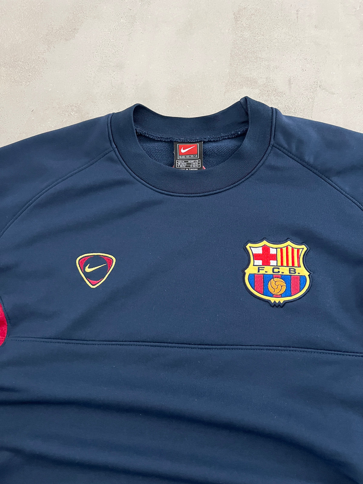NAVY BARCELONA NIKE SWEATER - 2000S - L