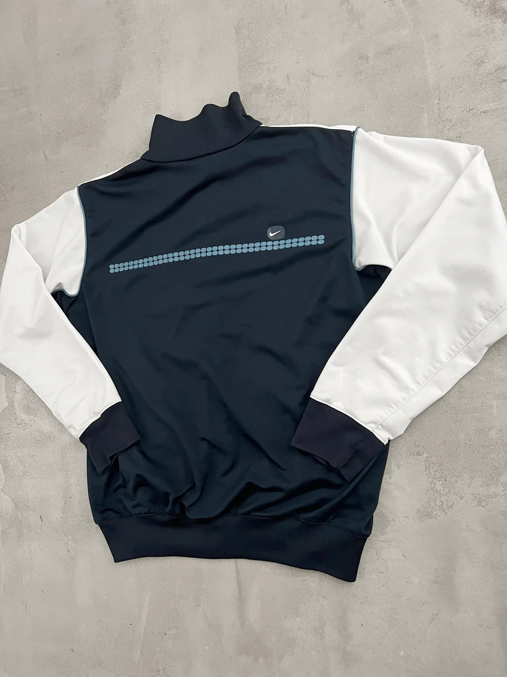 WHITE/NAVY NIKE JACKET - 2000S - S/M