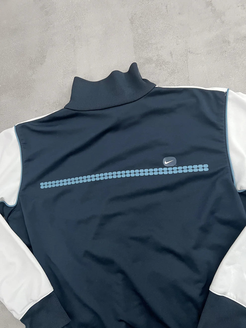 WHITE/NAVY NIKE JACKET - 2000S - S/M