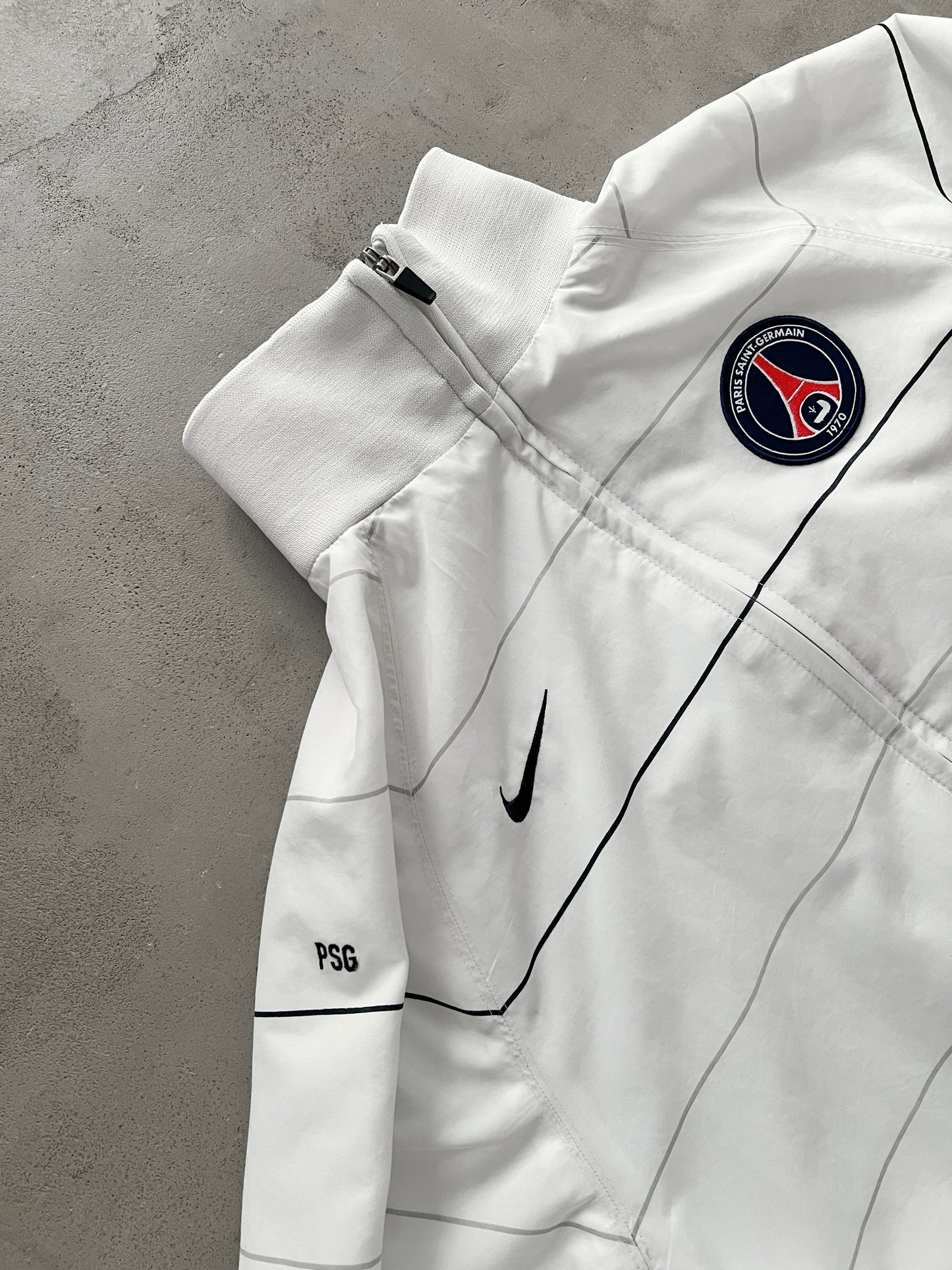 WHITE PSG NIKE TRACKSUIT - 2000S - L