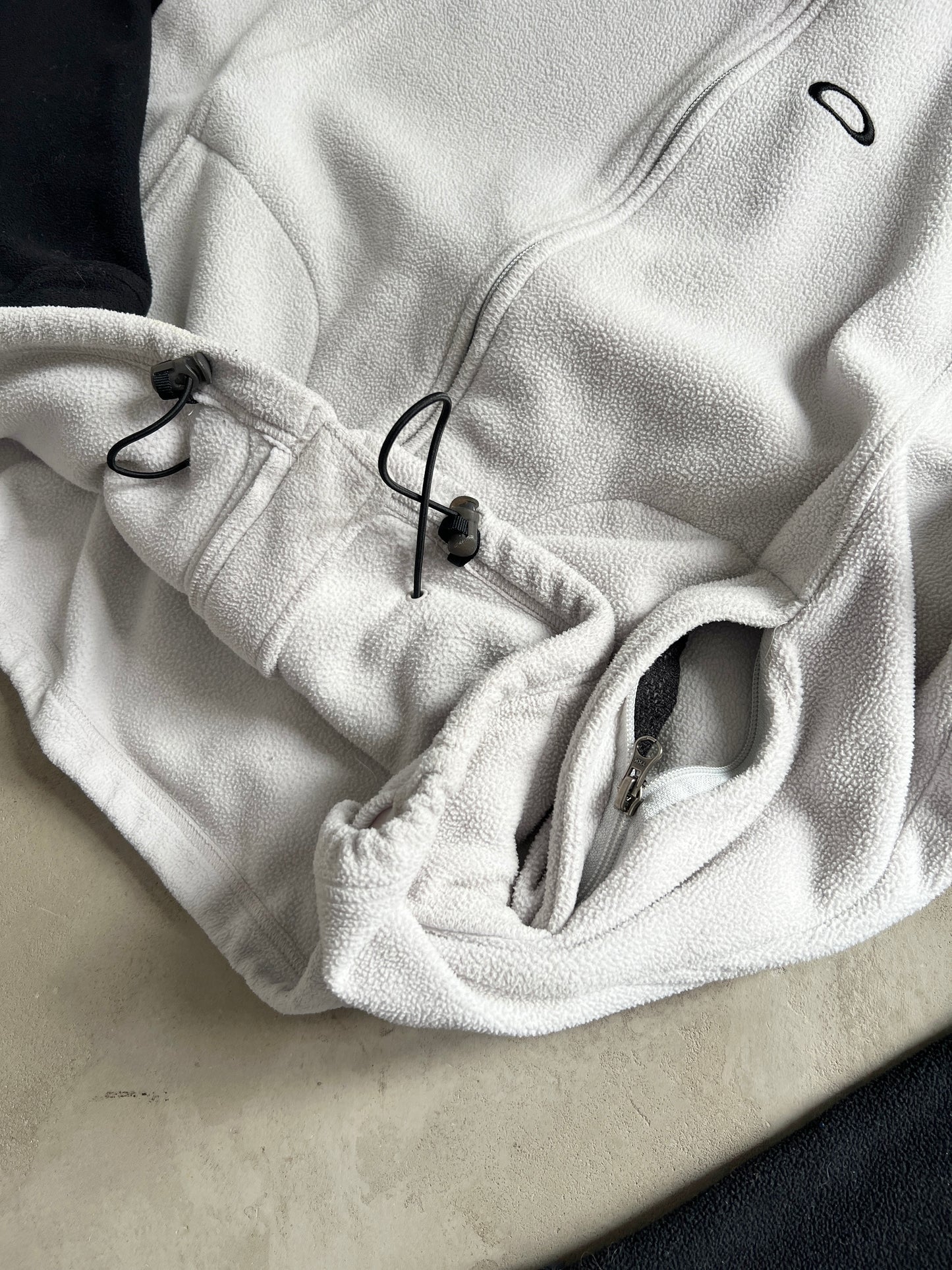 CREME/BLACK OAKLEY FLEECE - 1990S - XL