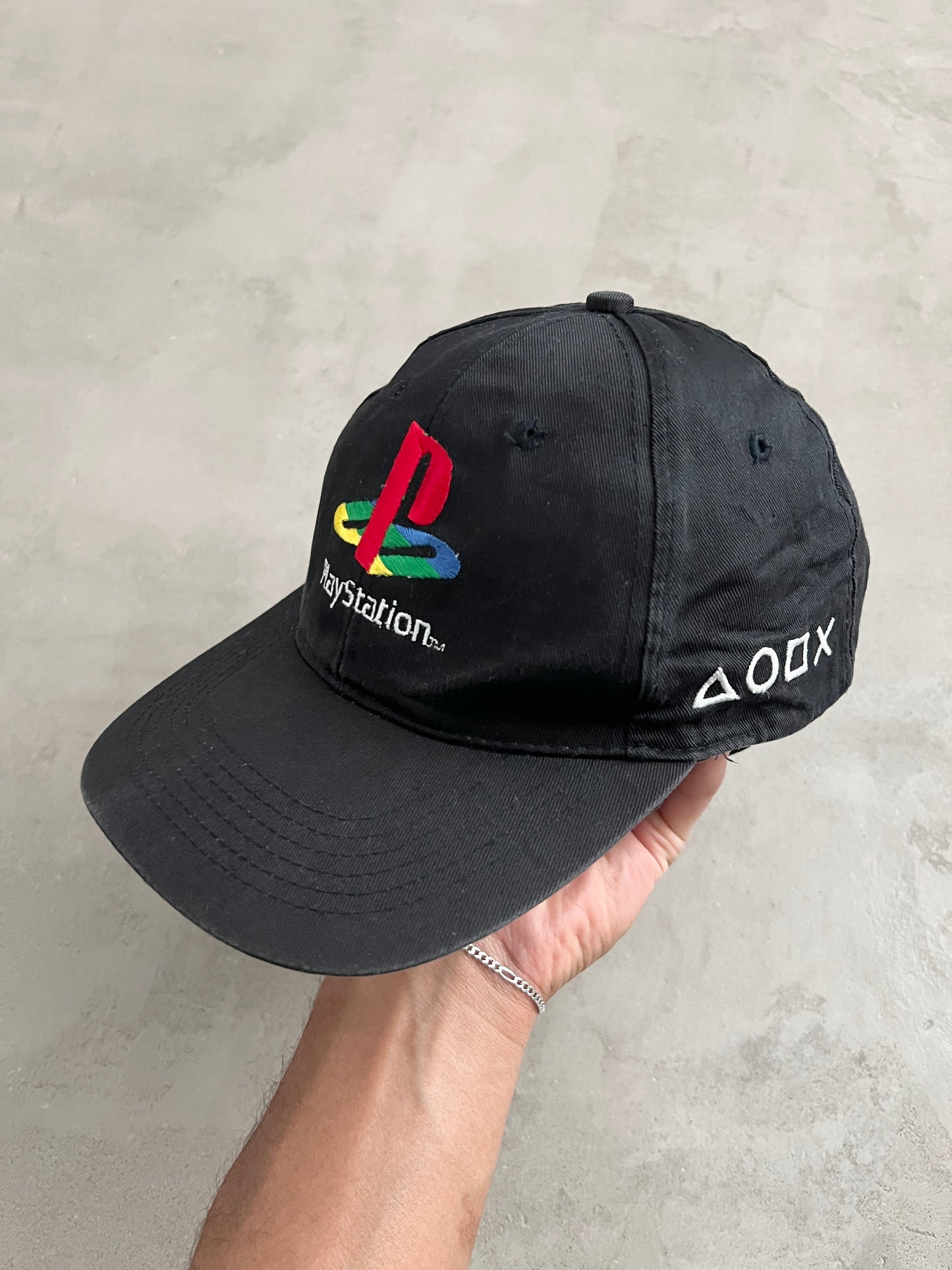 BLACK PLAYSTATION PROMO CAP - 2000S
