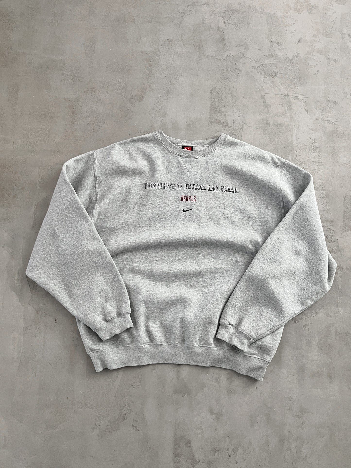 GREY NIKE LAS VEGAS SWEATER - 1990S - XL