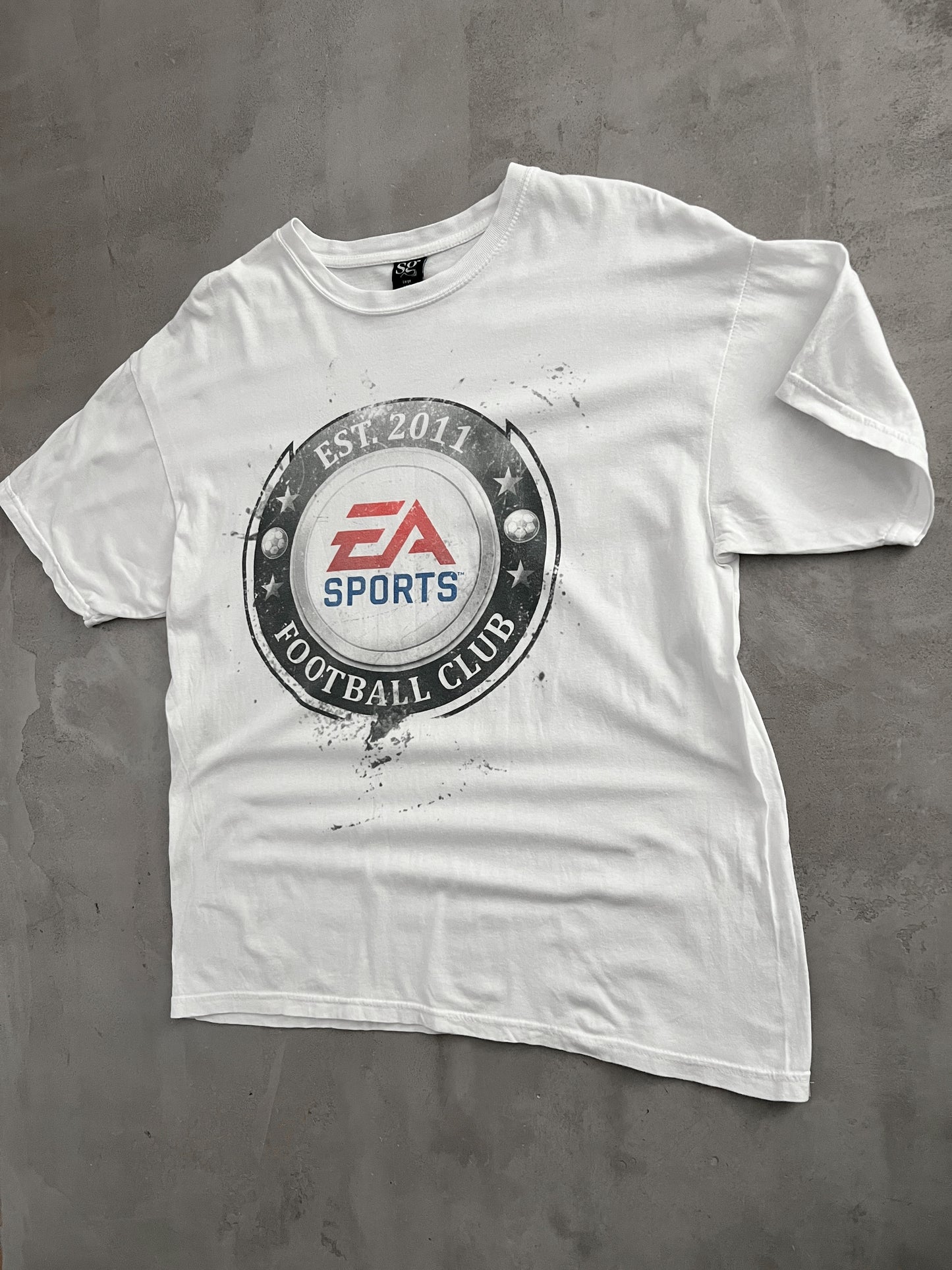 WHITE EA SPORTS PROMO TEE - 2000S - L
