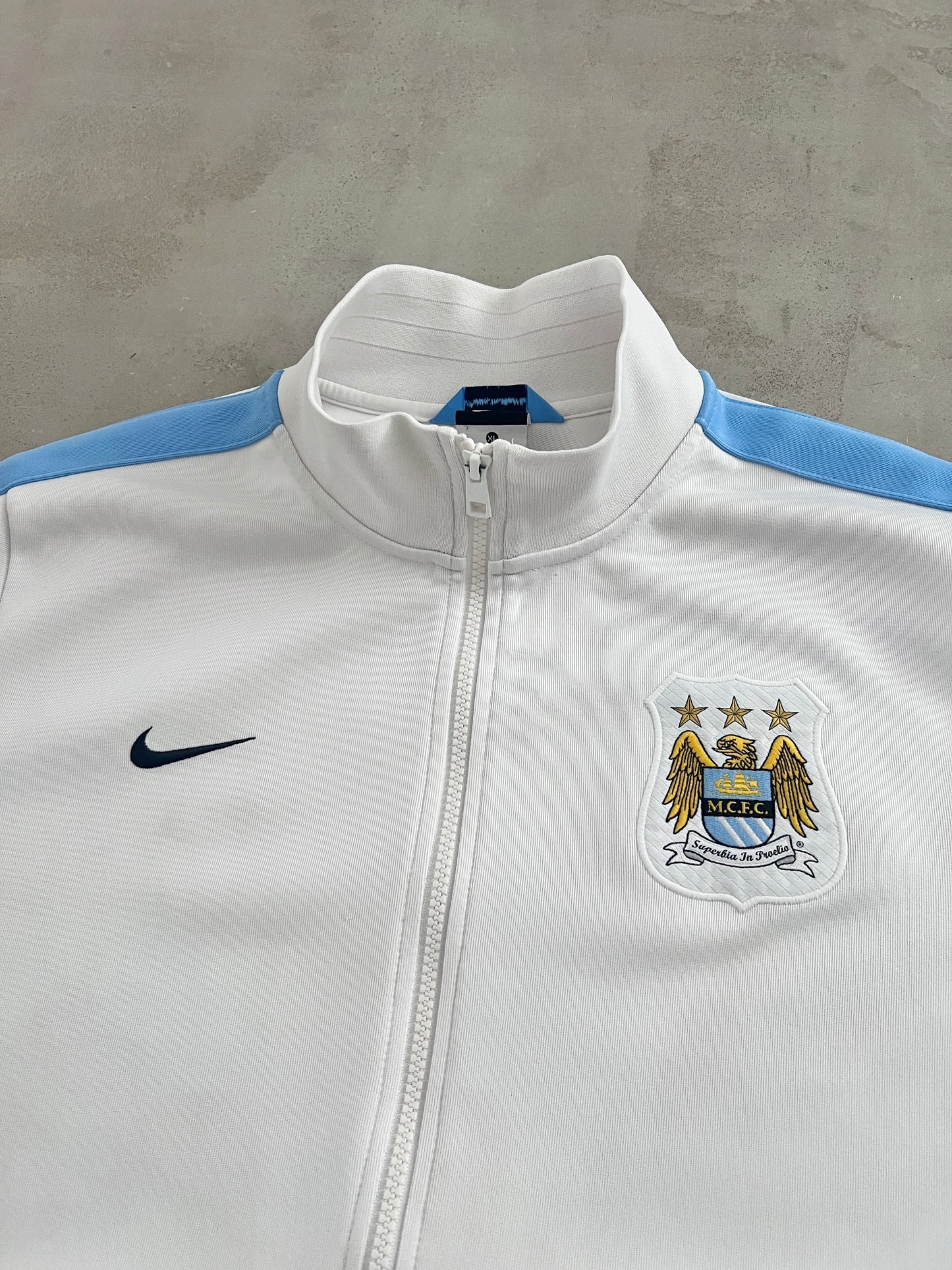 WHITE MANCHESTER CITY NIKE JACKET - 2000S - XL