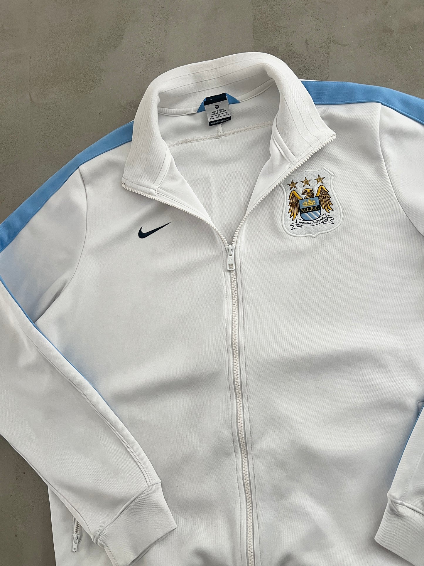 WHITE MANCHESTER CITY NIKE JACKET - 2000S - XL