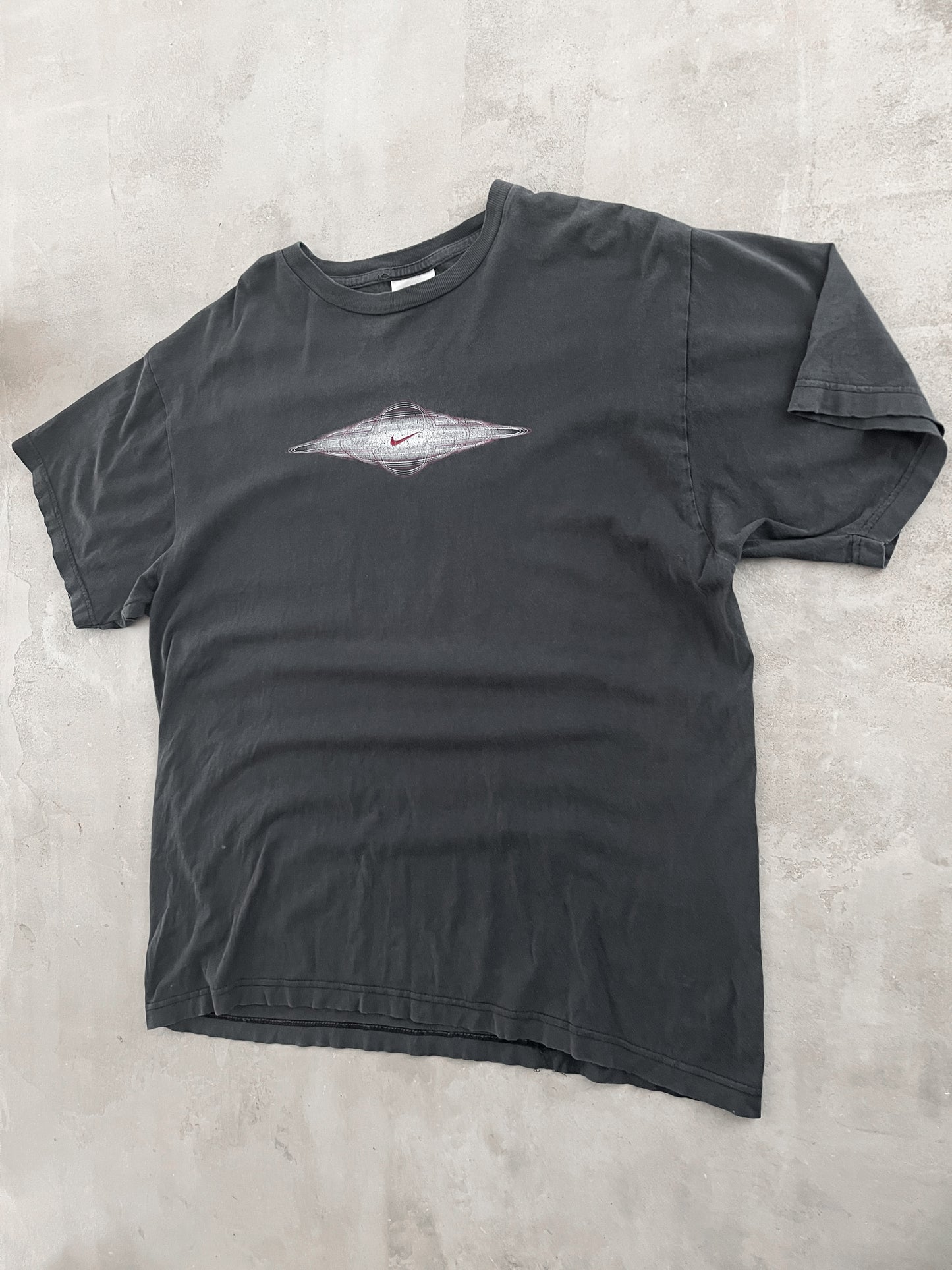 FADED BLACK NIKE TEE - 1990S - L/XL