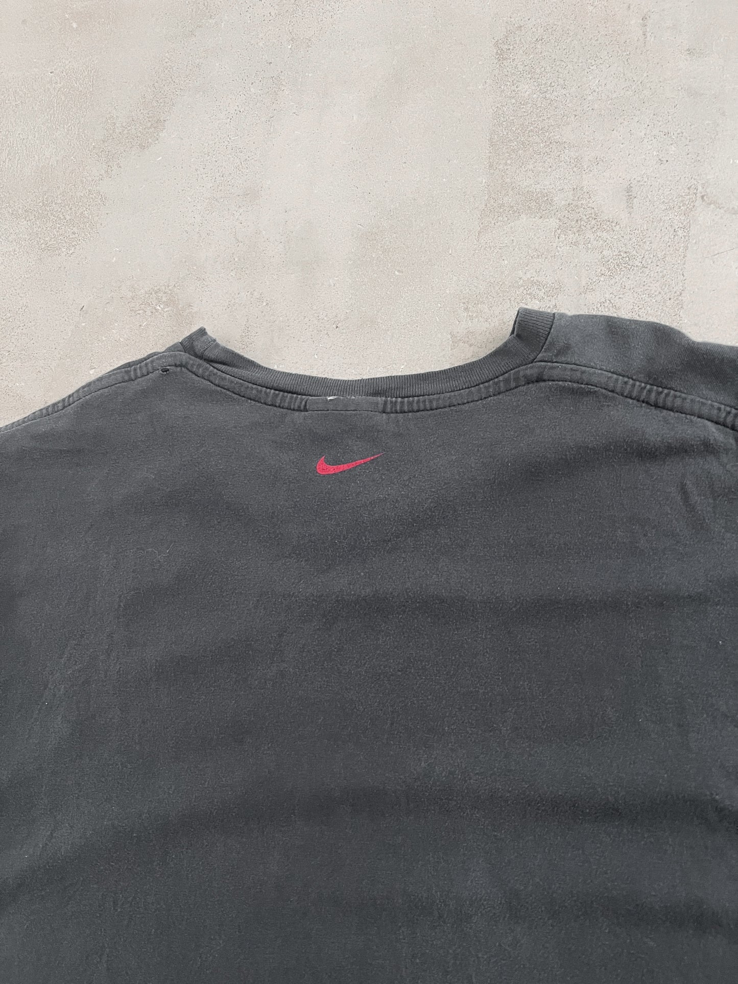 FADED BLACK NIKE TEE - 1990S - L/XL
