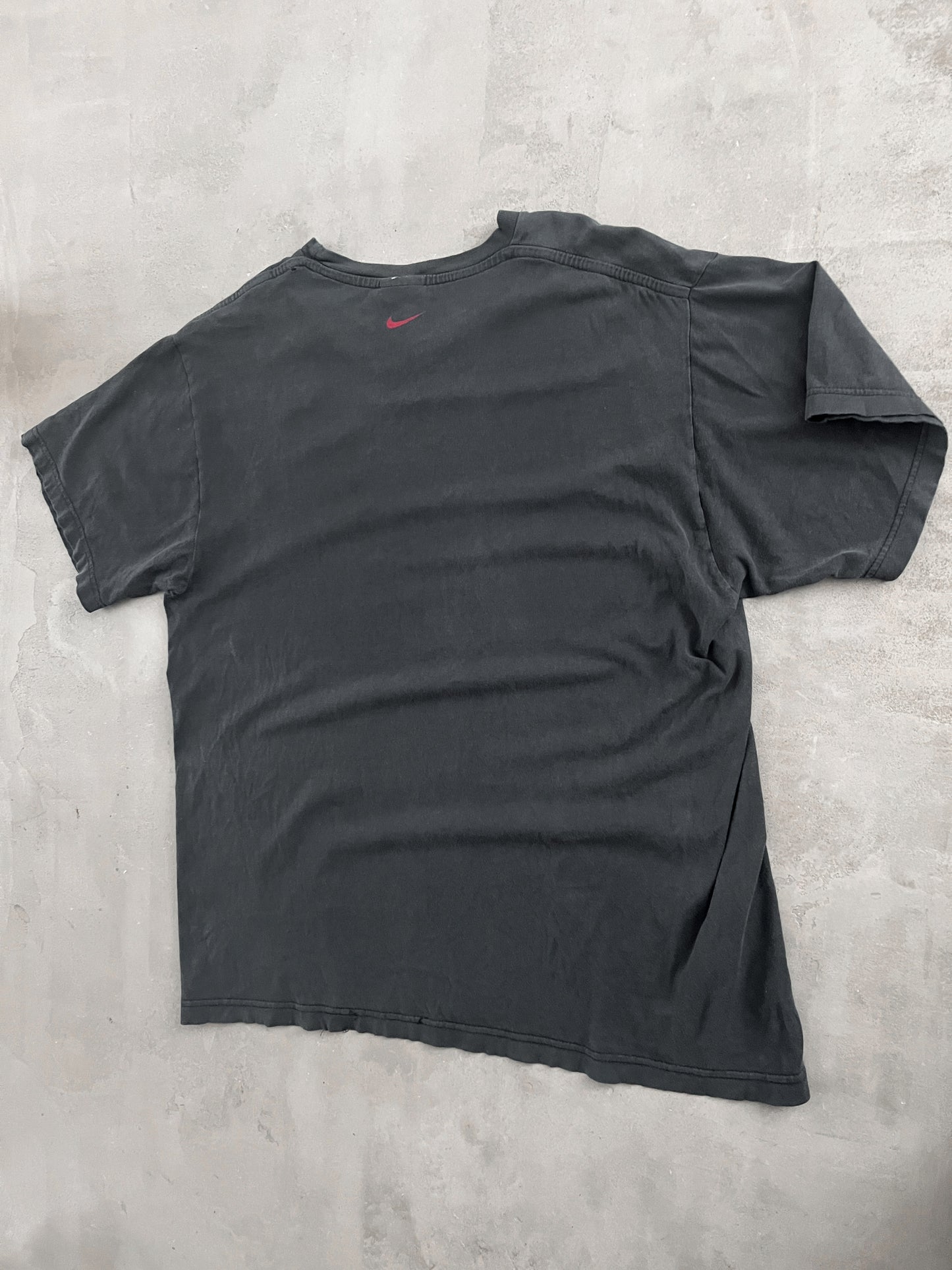 FADED BLACK NIKE TEE - 1990S - L/XL