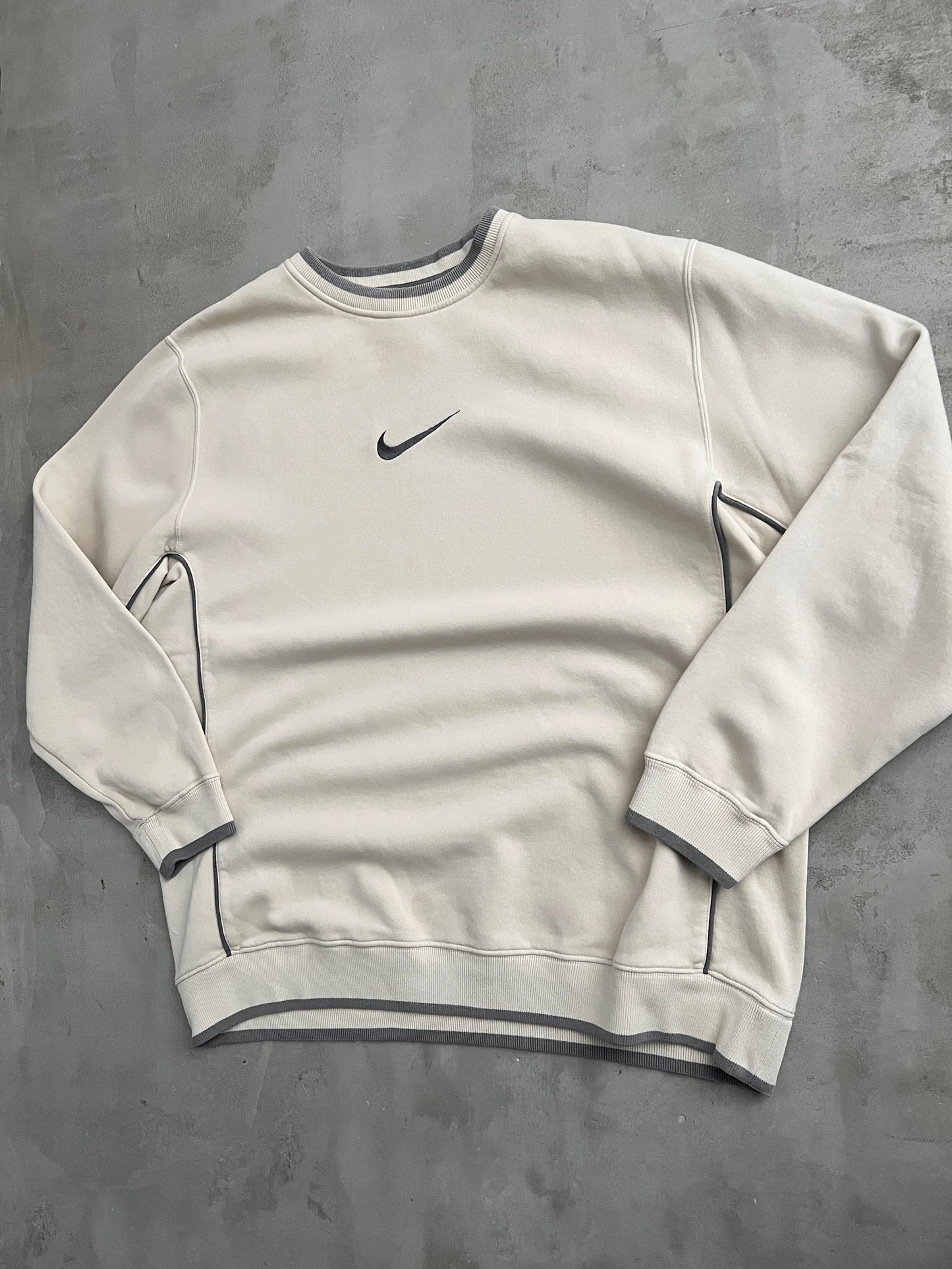 CREME NIKE SWEATER - 2000S - XL