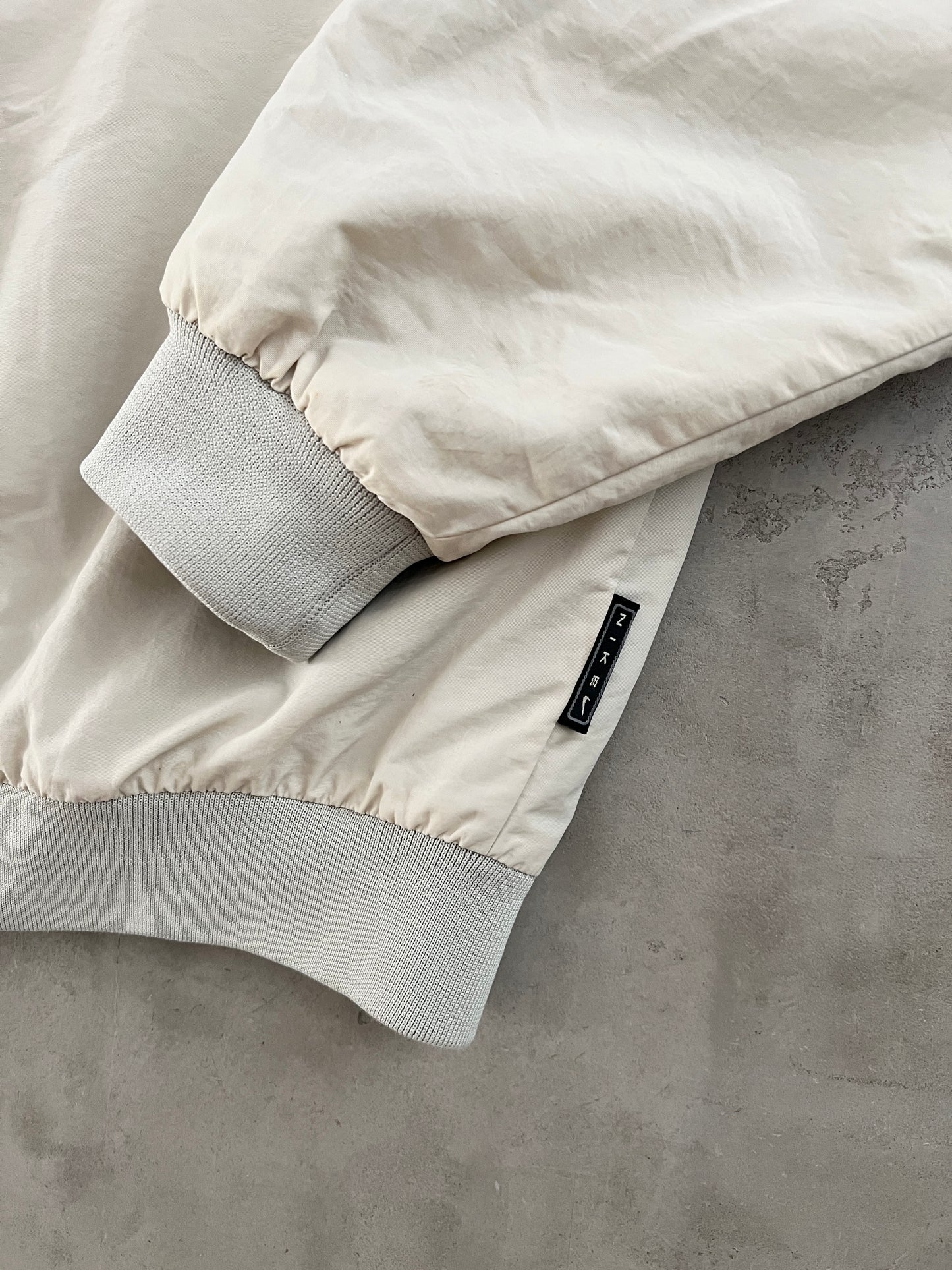 CREME NIKE TRACK JACKET - 1990S - M
