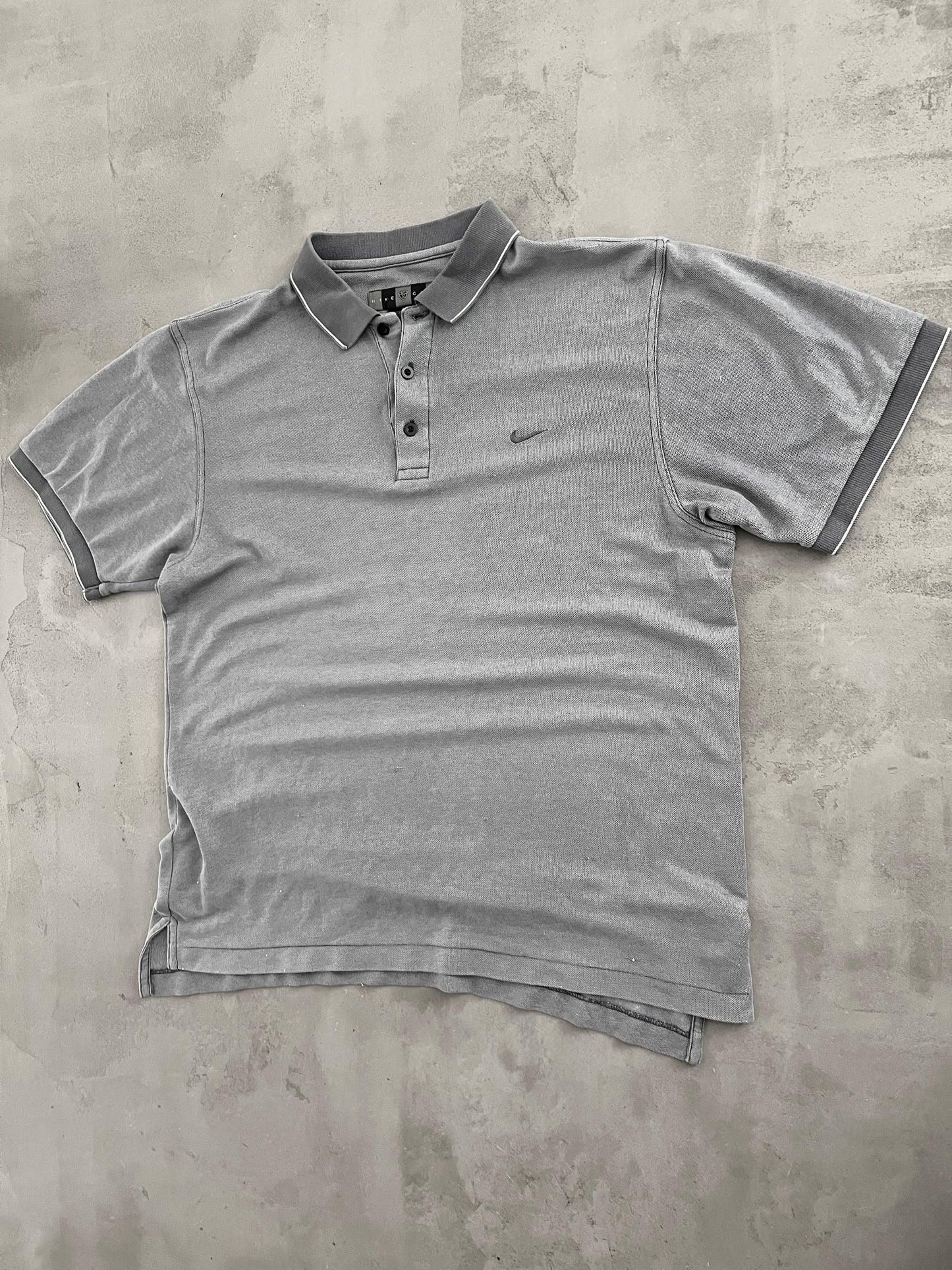 GREY NIKE GOLF POLO - 2000S - M/L
