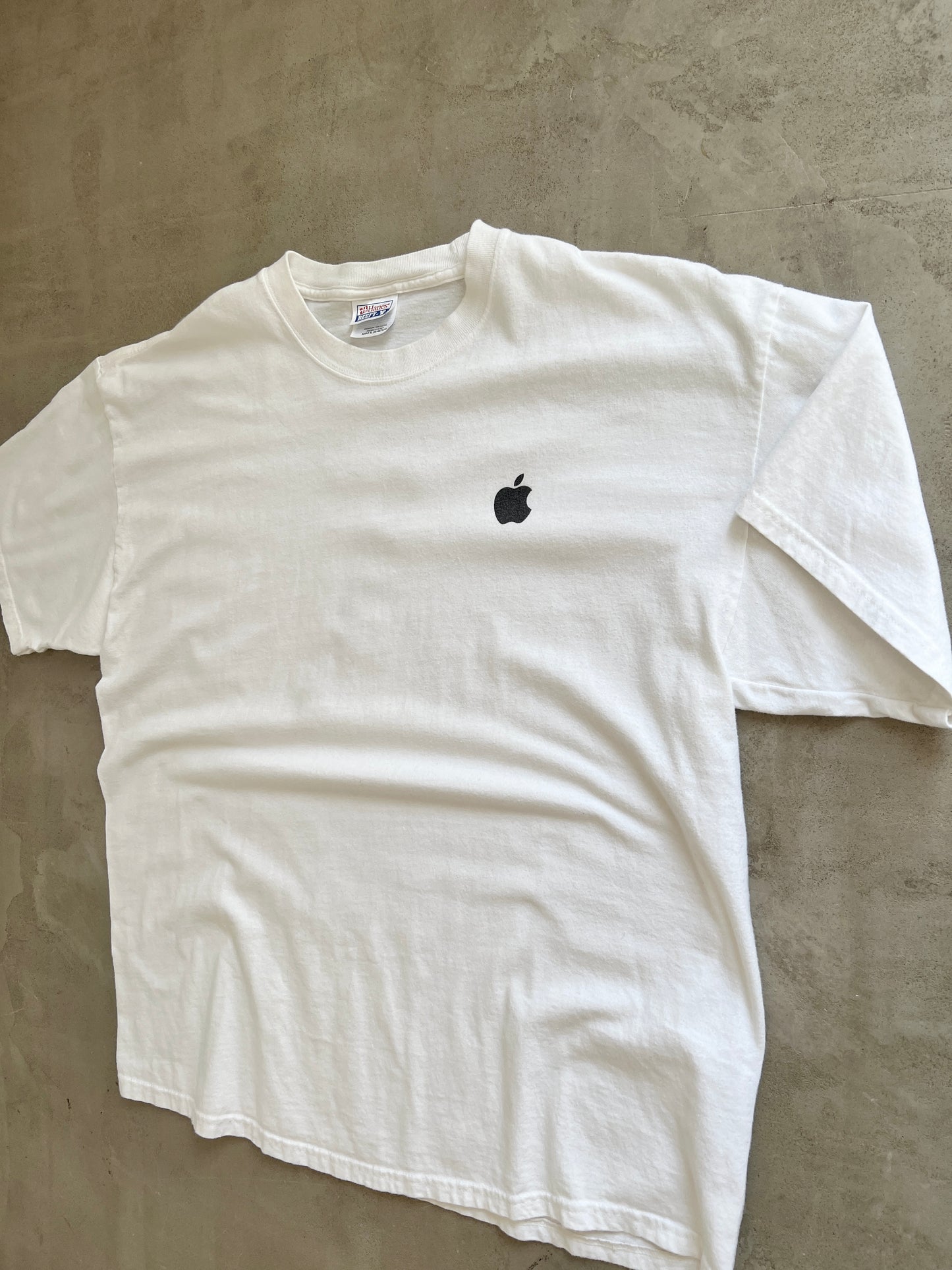 WHITE APPLE TEE - 2000S - L