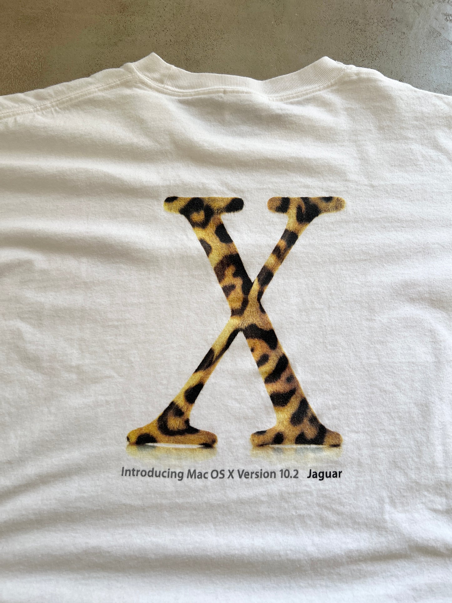 WHITE APPLE TEE - 2000S - L