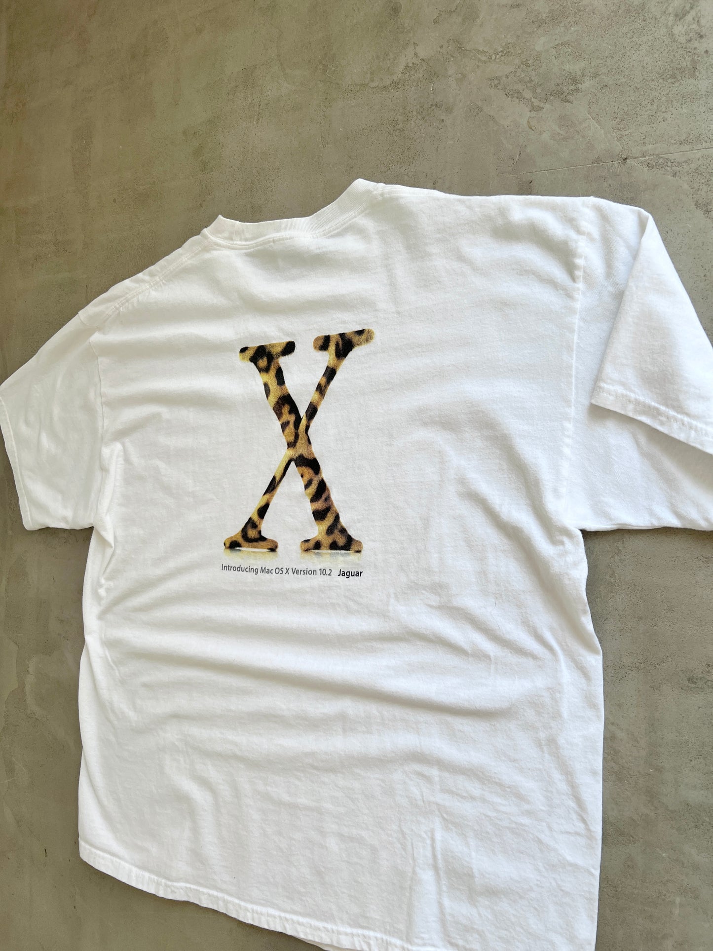 WHITE APPLE TEE - 2000S - L