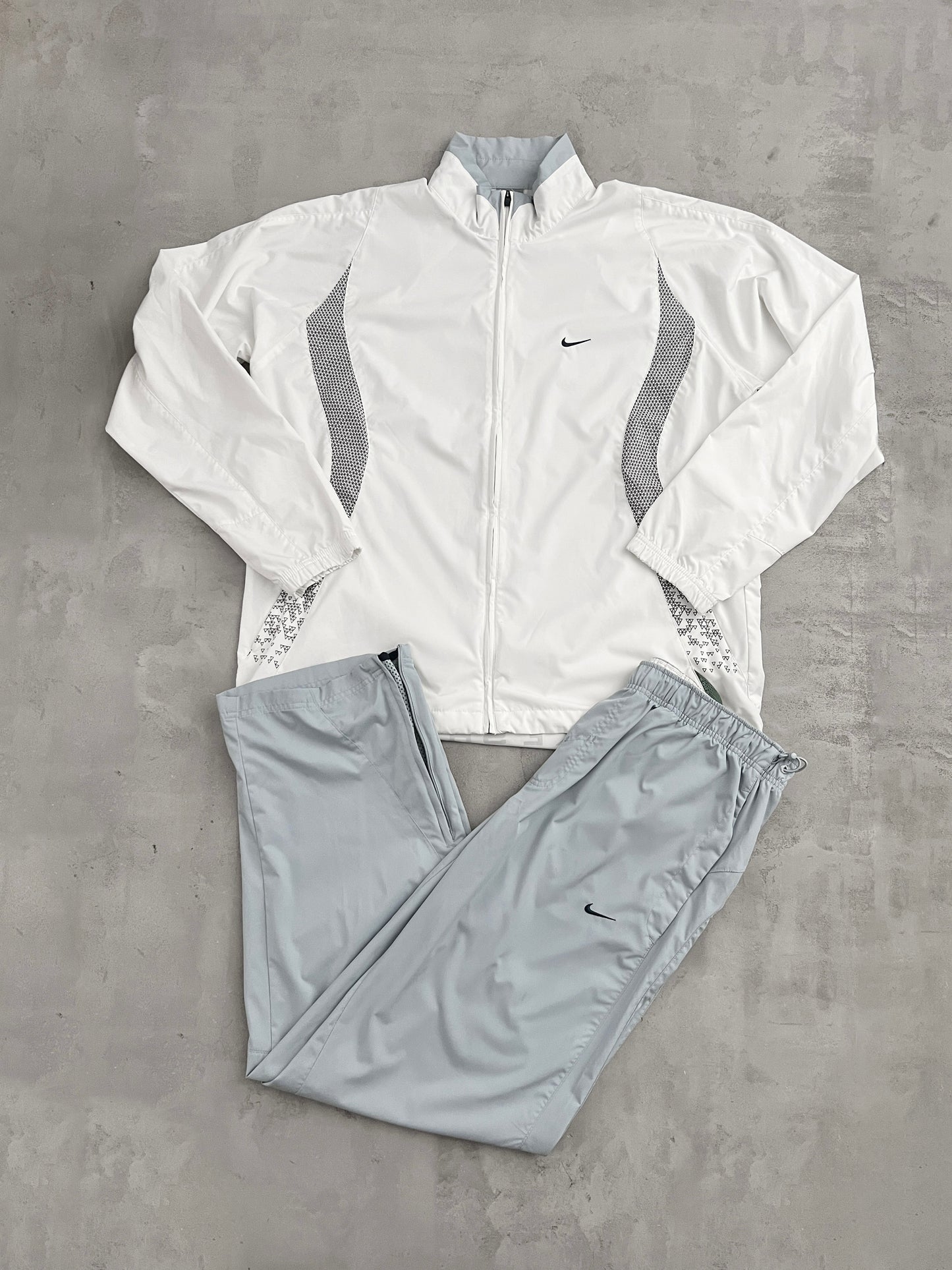 WHITE/GREY NIKE SHOX TRACK JACKET - 2000S - XL