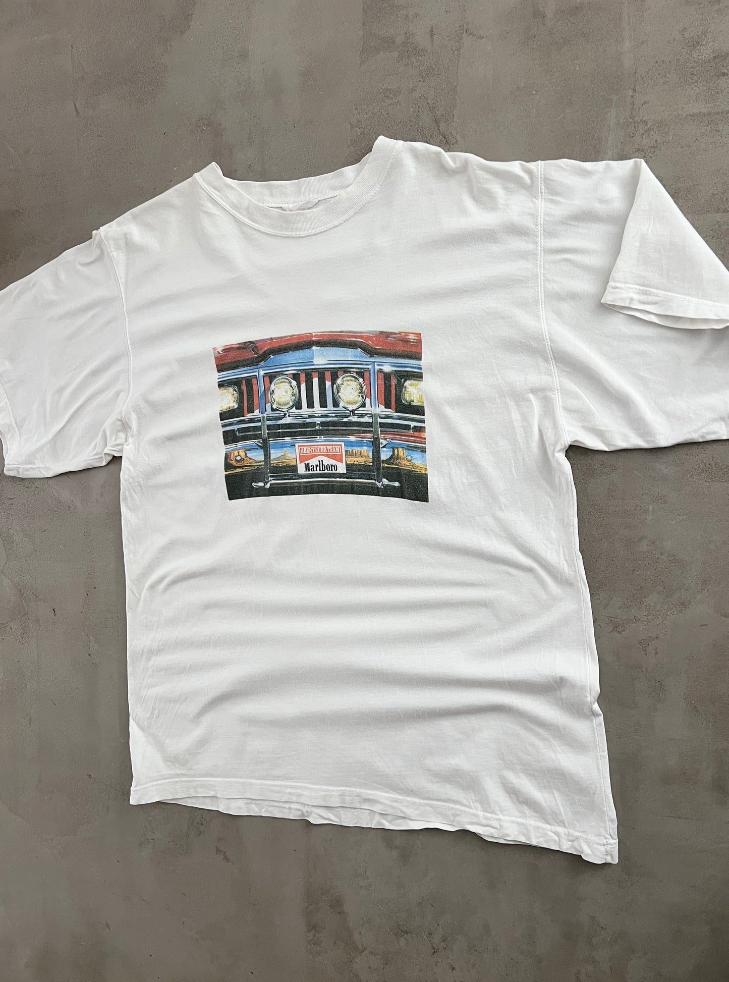 WHITE MARLBORO CAR TEE - 1990S - XL