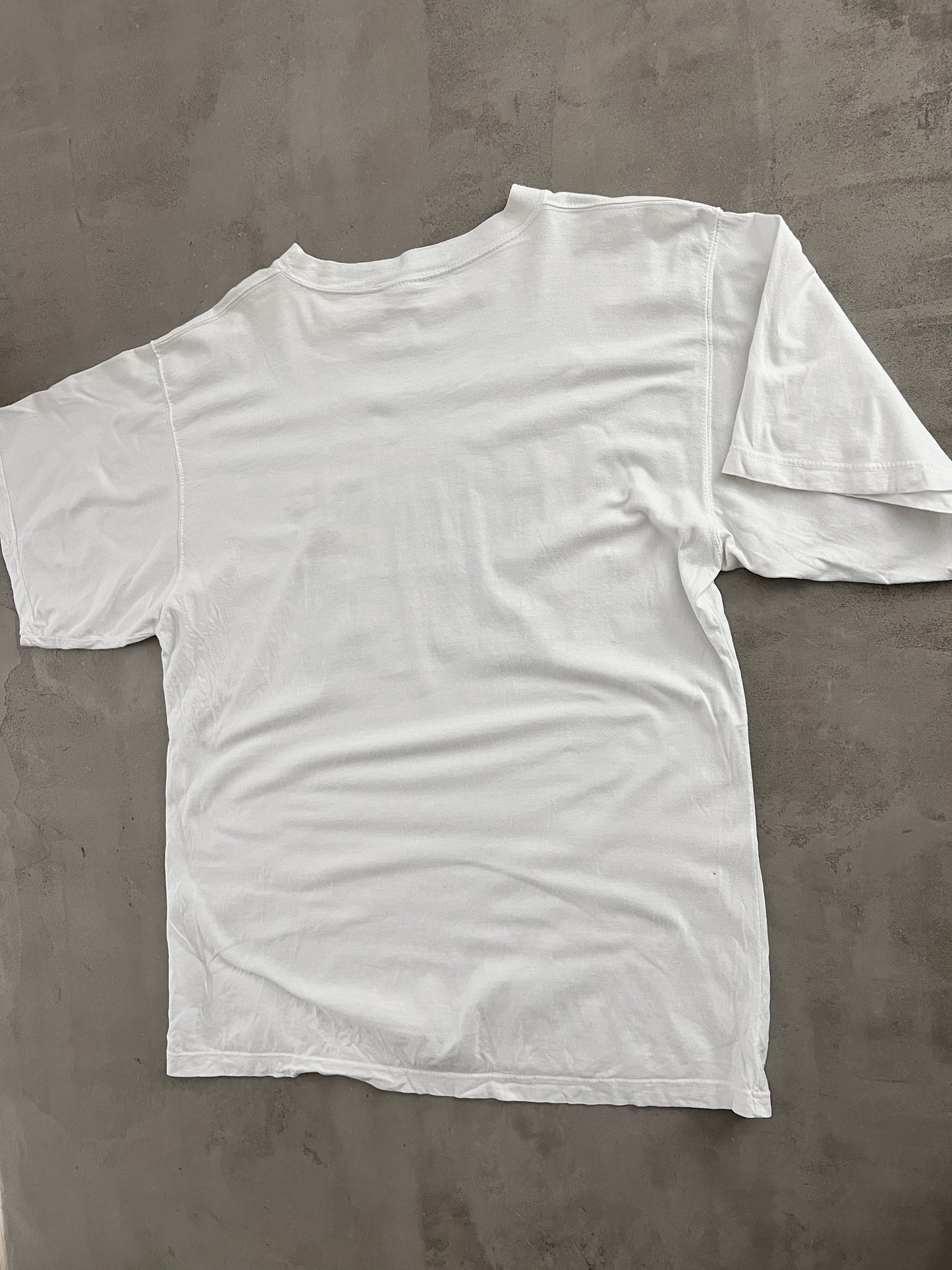 WHITE MARLBORO CAR TEE - 1990S - XL
