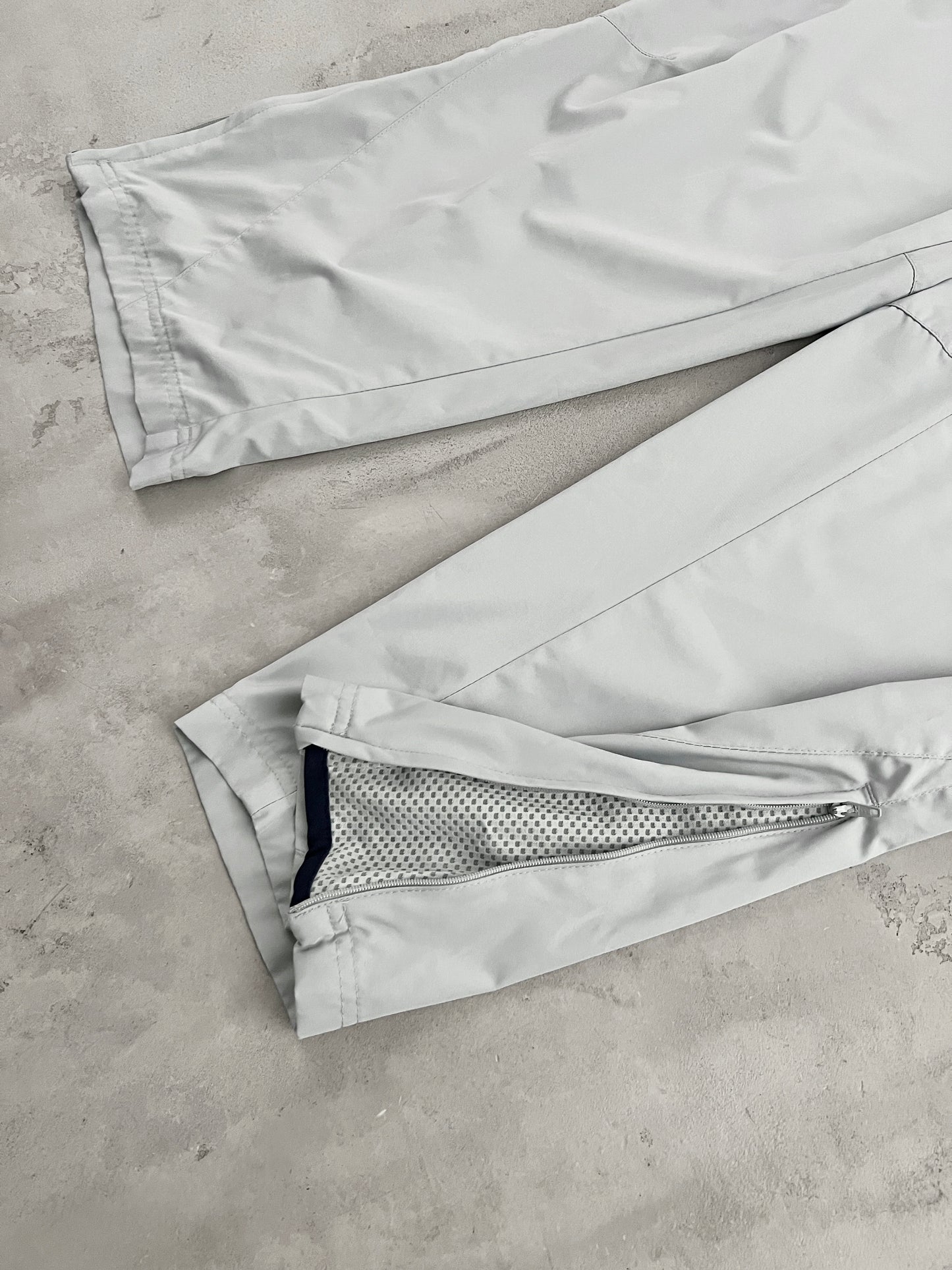 GREY/WHITE NIKE SHOX TRACK PANTS - 2000S - XL