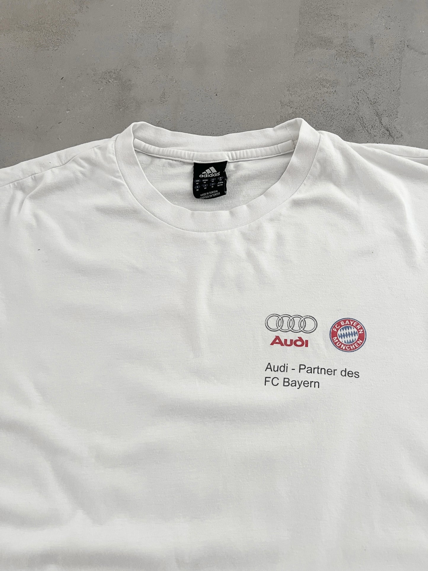 WHITE FC BAYERN AUDI TEE - 2000S - L