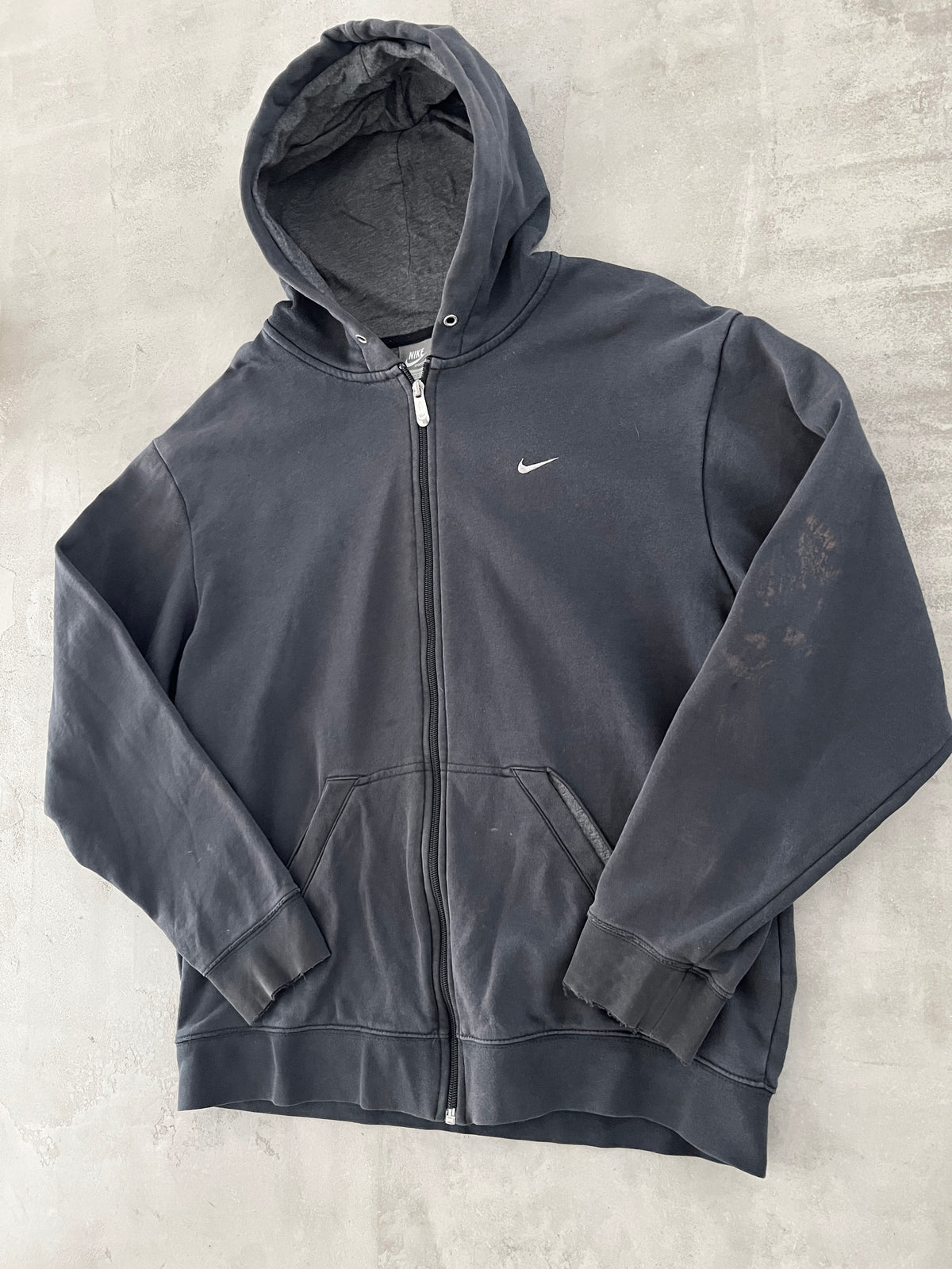 FADED BLACK NIKE ZIP HOODIE - 2000S - L