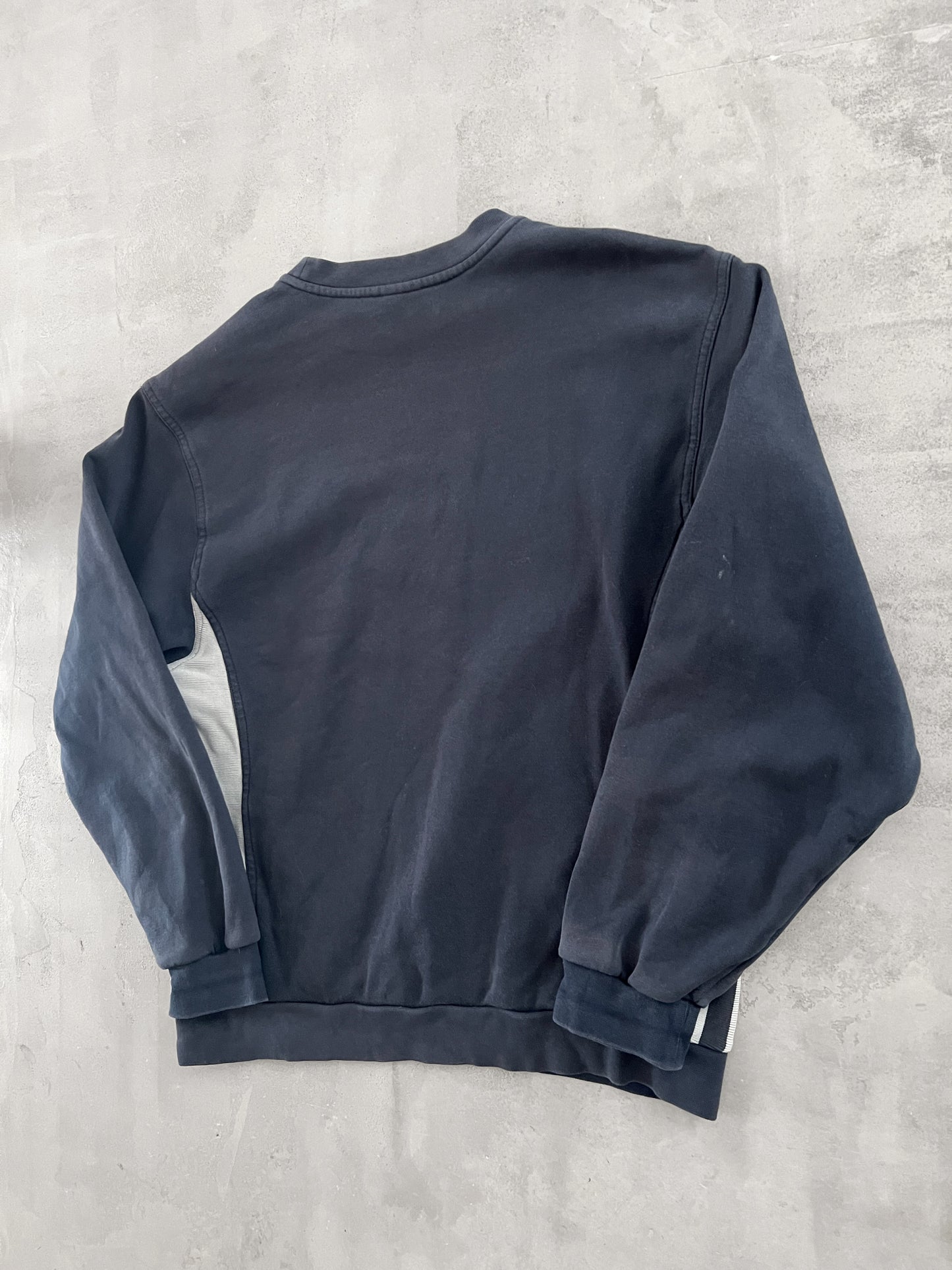 FADED NAVY NIKE SWEATER - 2000S - M