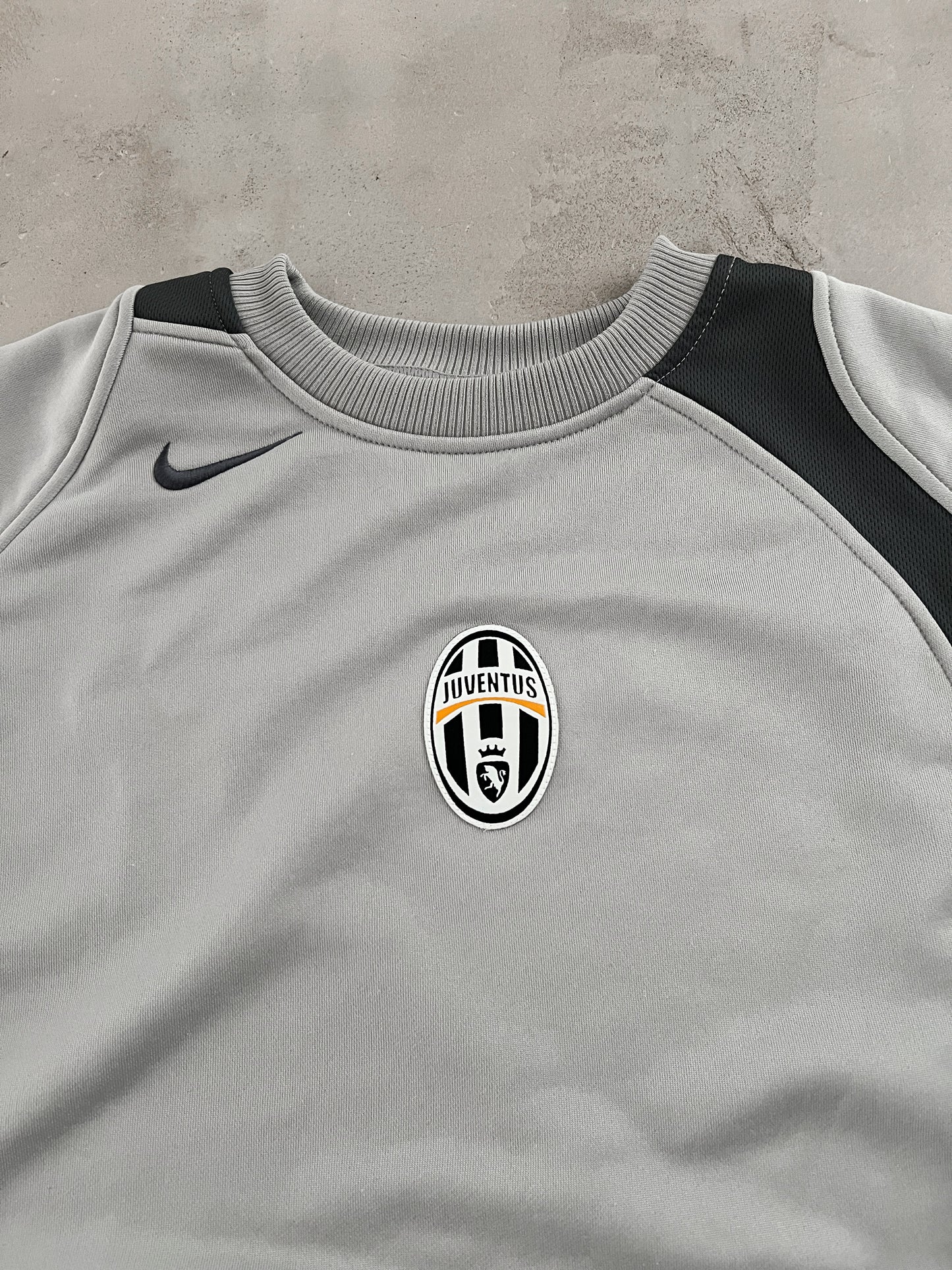 GREY JUVENTUS NIKE SWEATER - 2000S - S