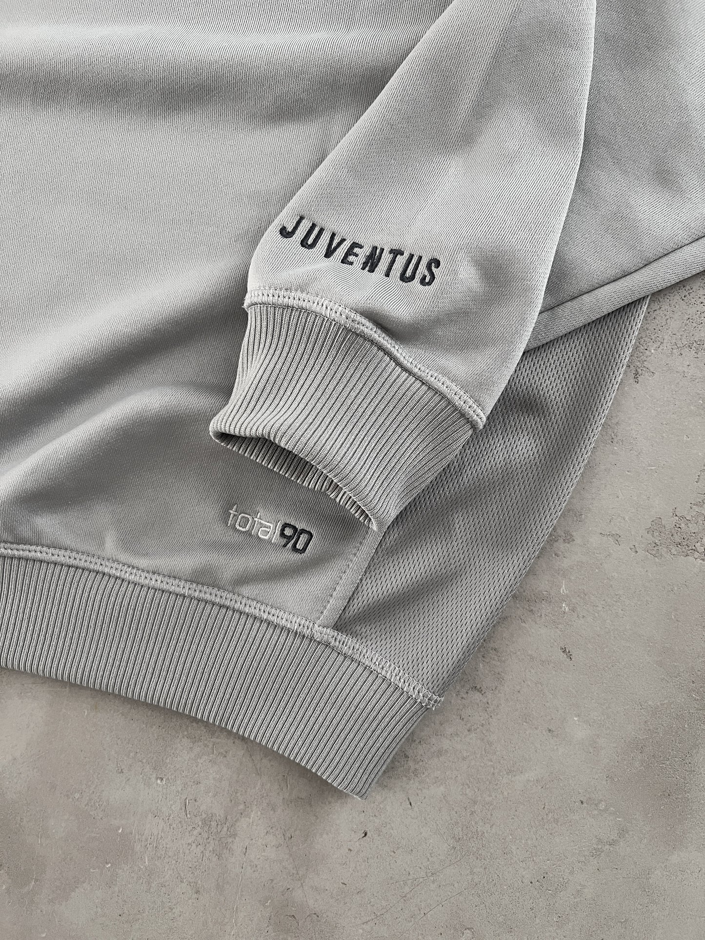 GREY JUVENTUS NIKE SWEATER - 2000S - S