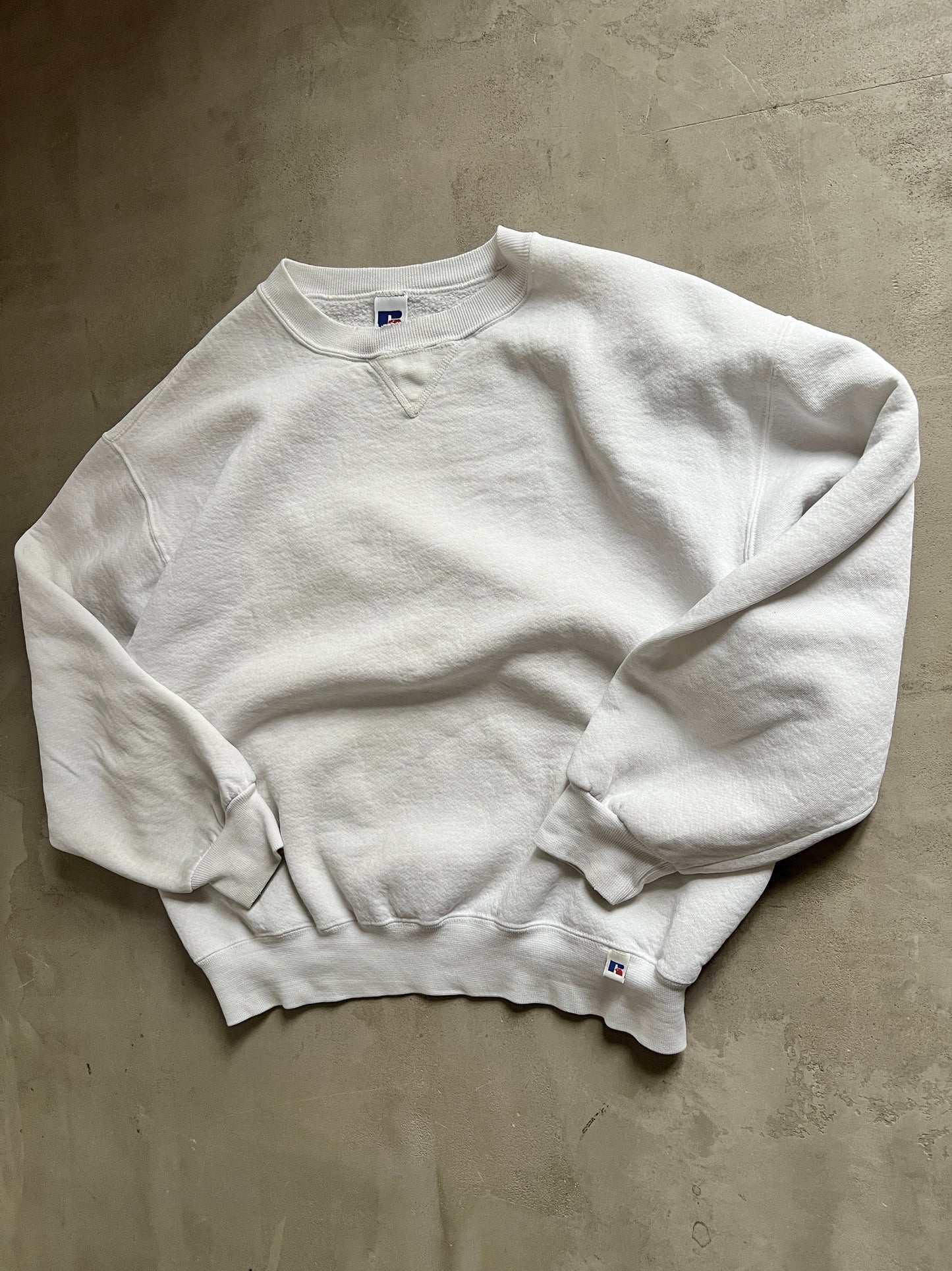 WHITE RUSSELL SWEATER - 1990S - L/M