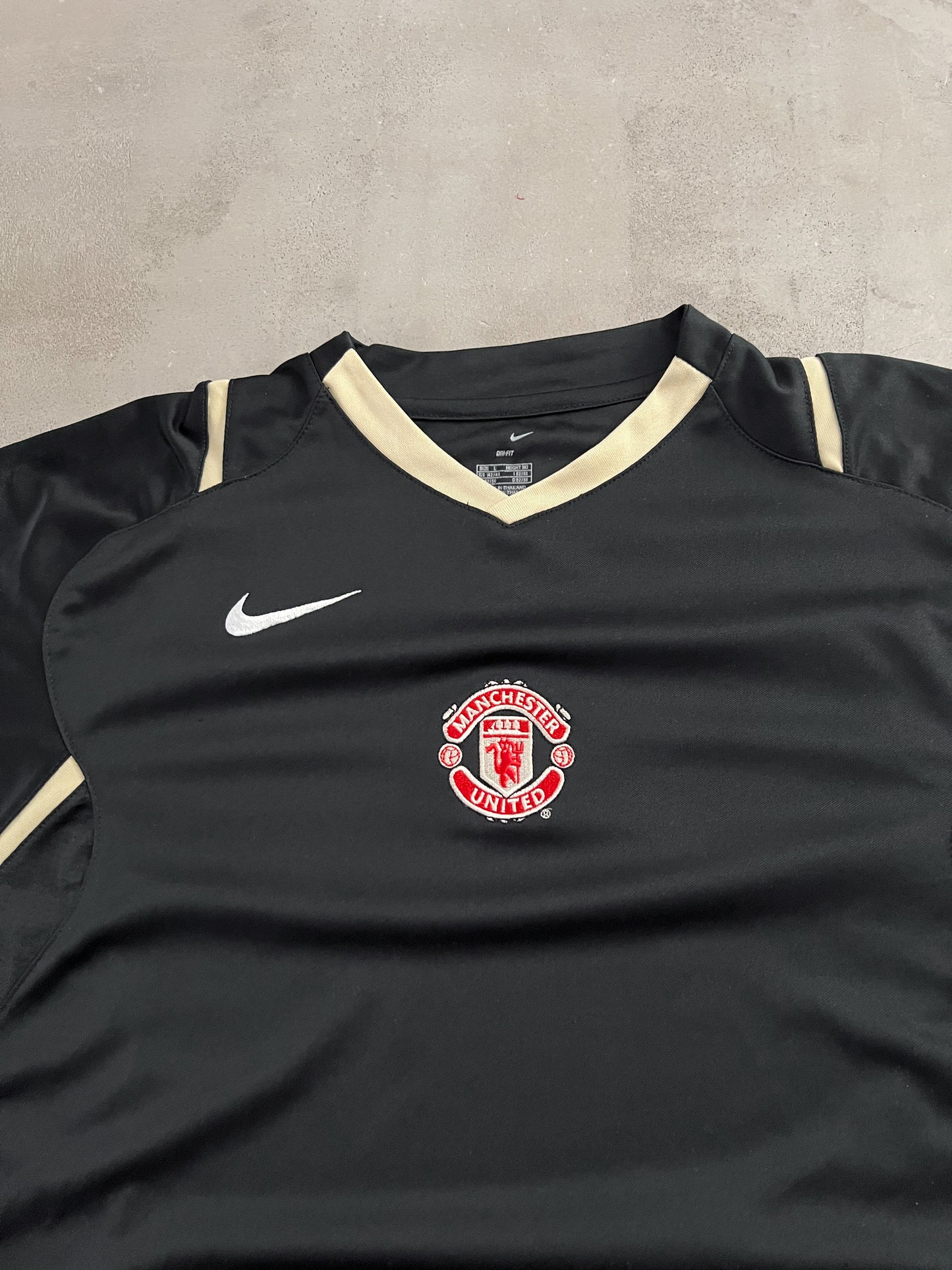 BLACK MANCHESTER UNITED NIKE JERSEY - 2000S - L