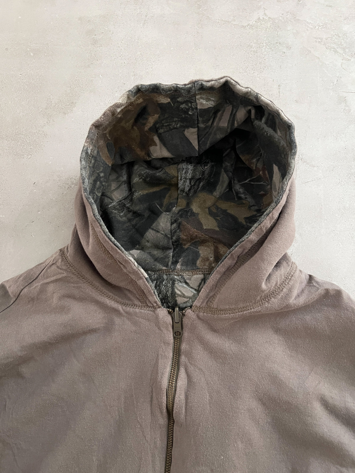 BROWN/REALTREE 2 SIDE ZIP HOODIE - 2000S - M