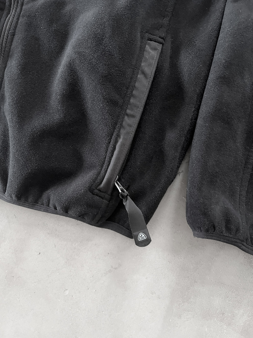 BLACK NIKE ACG FLEECE - 2000S - M