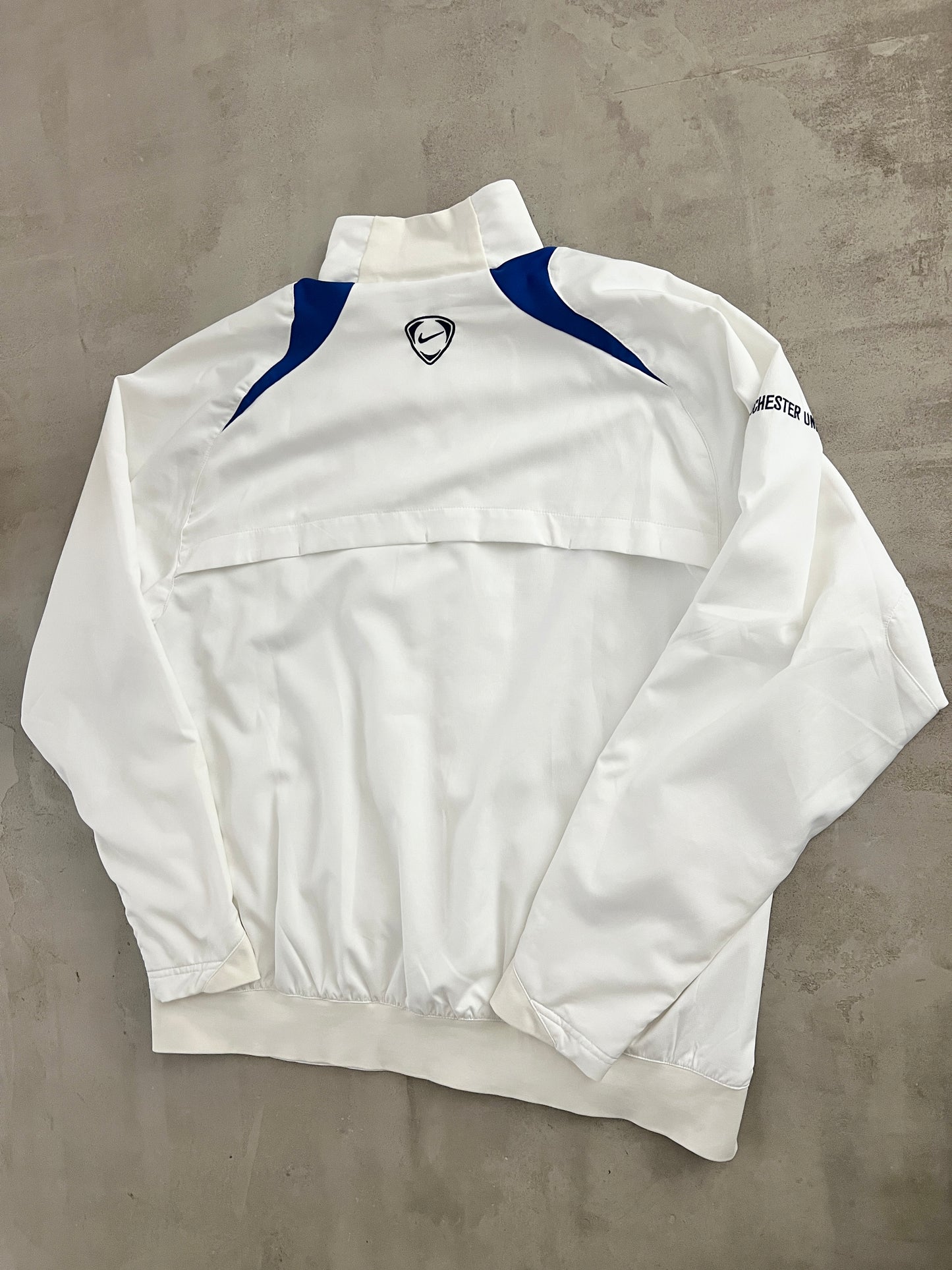 WHITE MANCHESTER UNITED NIKE JACKET - 2000S - L